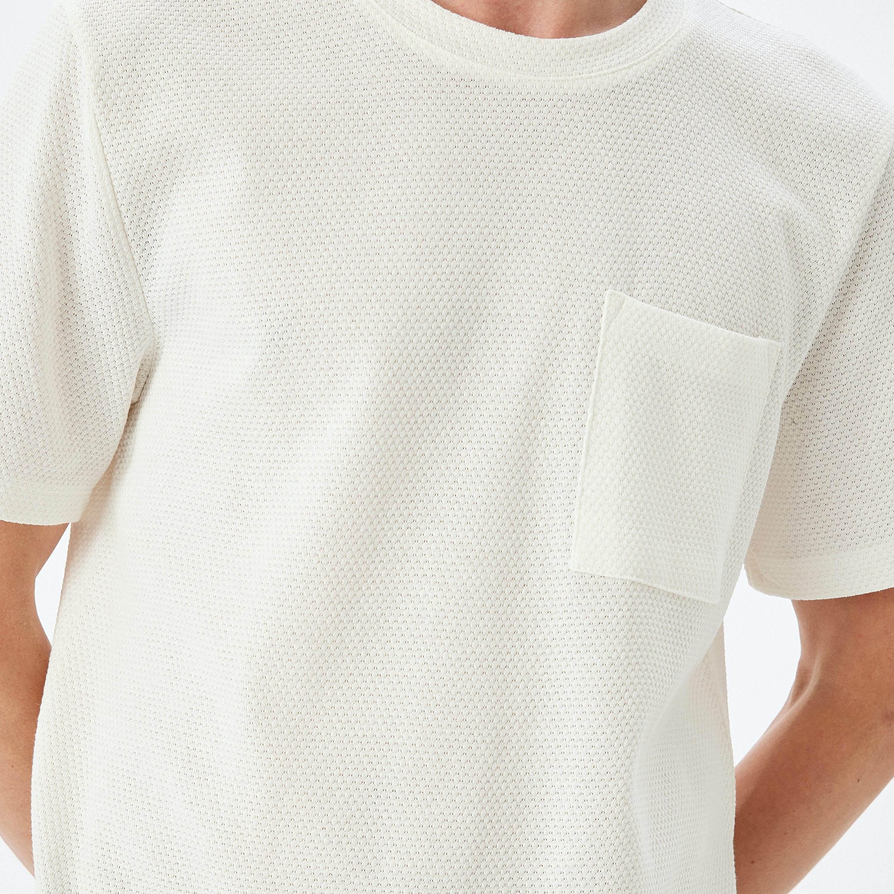 Koton Textured Crew Neck Short Sleeves Men's T-Shirt-men-clothing-tshirtsandpolos-tshirts-image-3