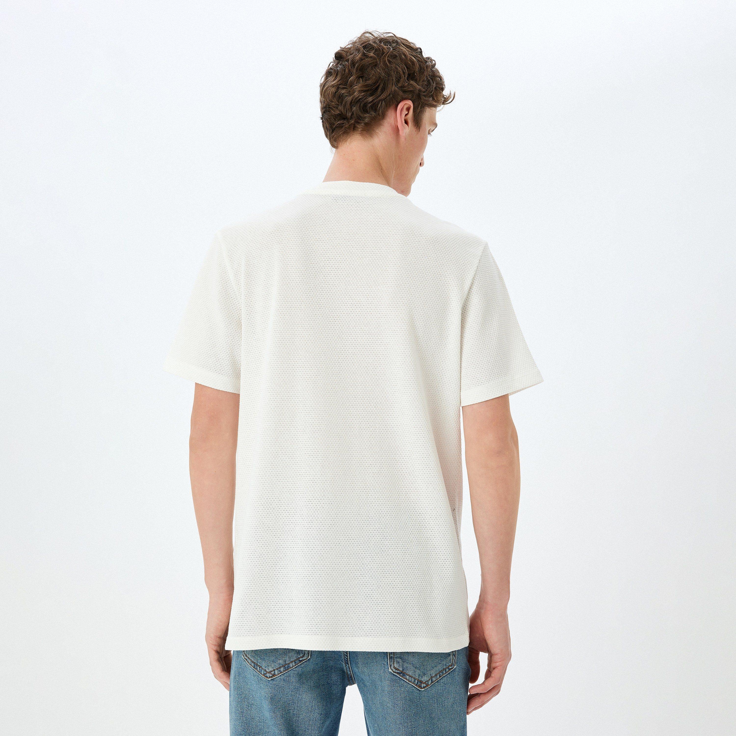 Koton Textured Crew Neck Short Sleeves Men's T-Shirt-men-clothing-tshirtsandpolos-tshirts-image-4