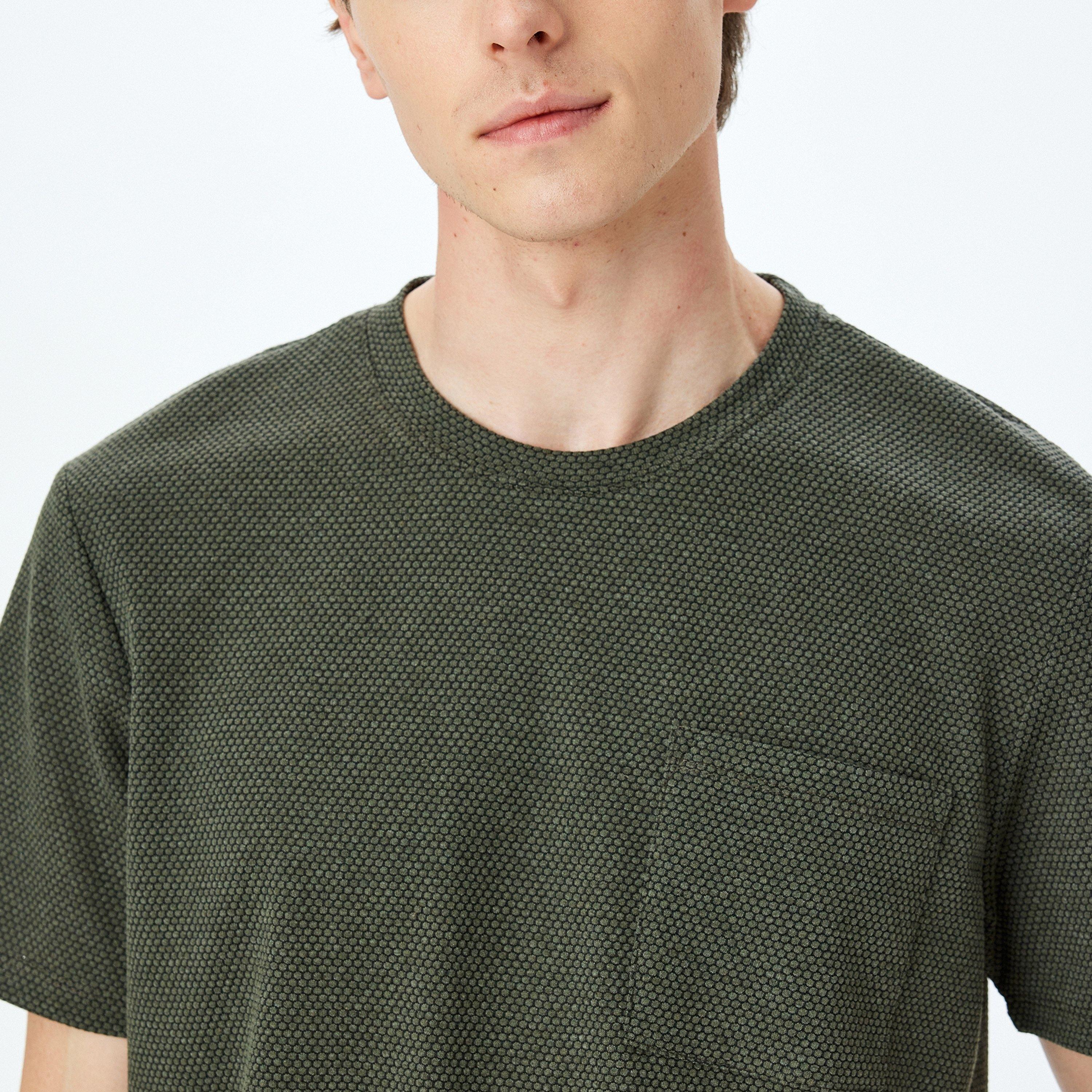 قميص كوتون ذو الياقة الدائرية بأكمام قصيرة للرجال-men-clothing-tshirtsandpolos-tshirts-image-2