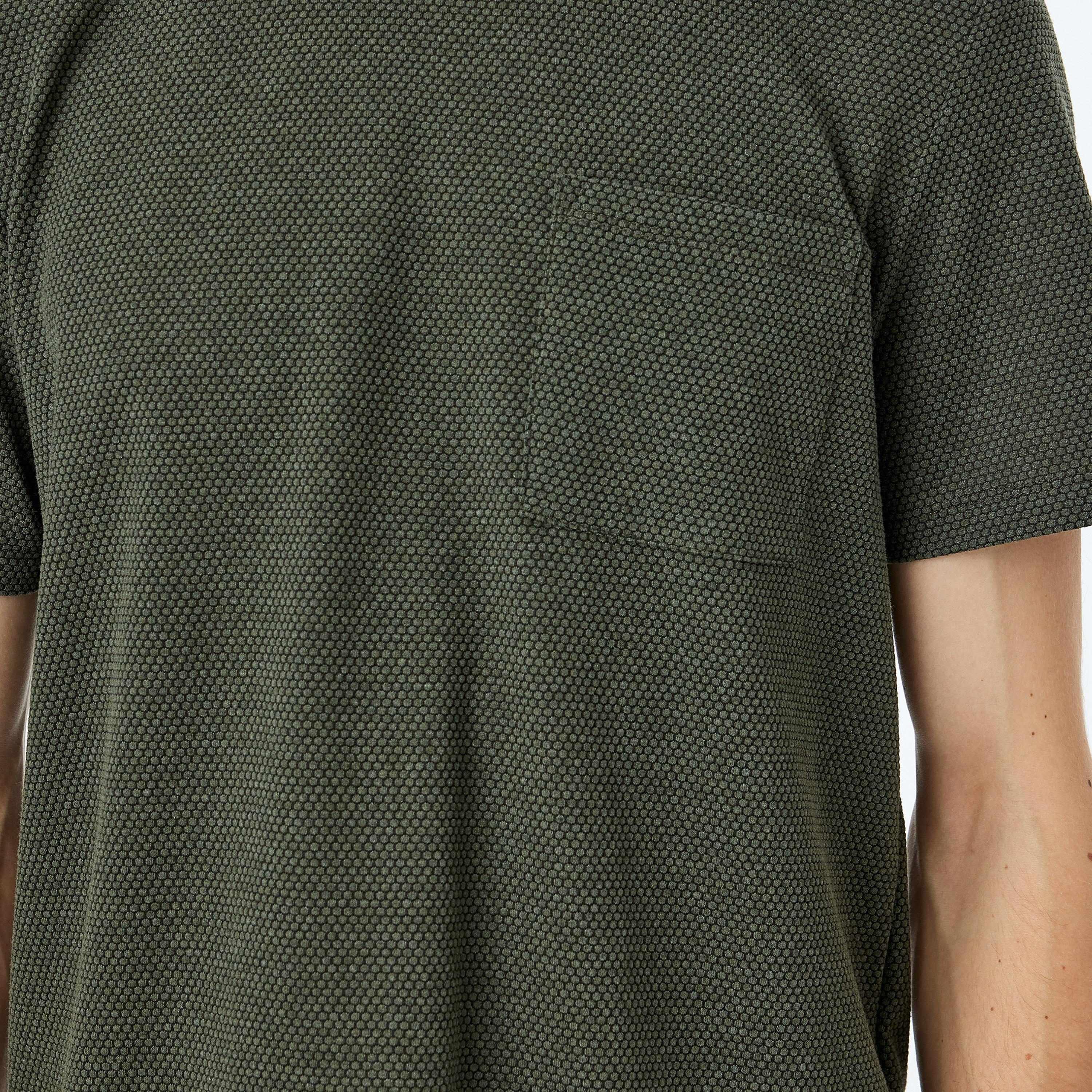 قميص كوتون ذو الياقة الدائرية بأكمام قصيرة للرجال-men-clothing-tshirtsandpolos-tshirts-image-4