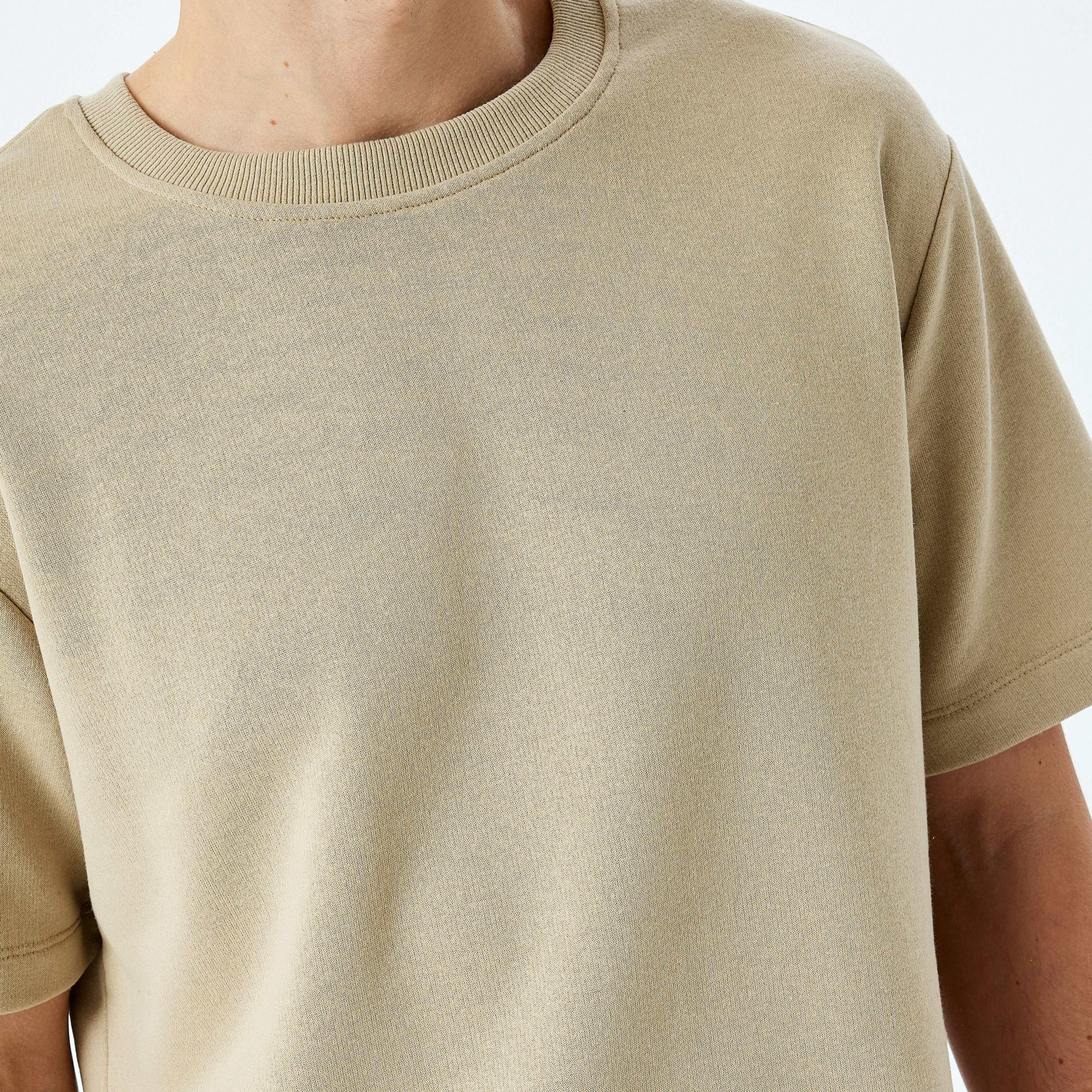 KOTON Plain Crew Neck Short Sleeves Men's T-Shirt-men-clothing-tshirtsandpolos-tshirts-image-3