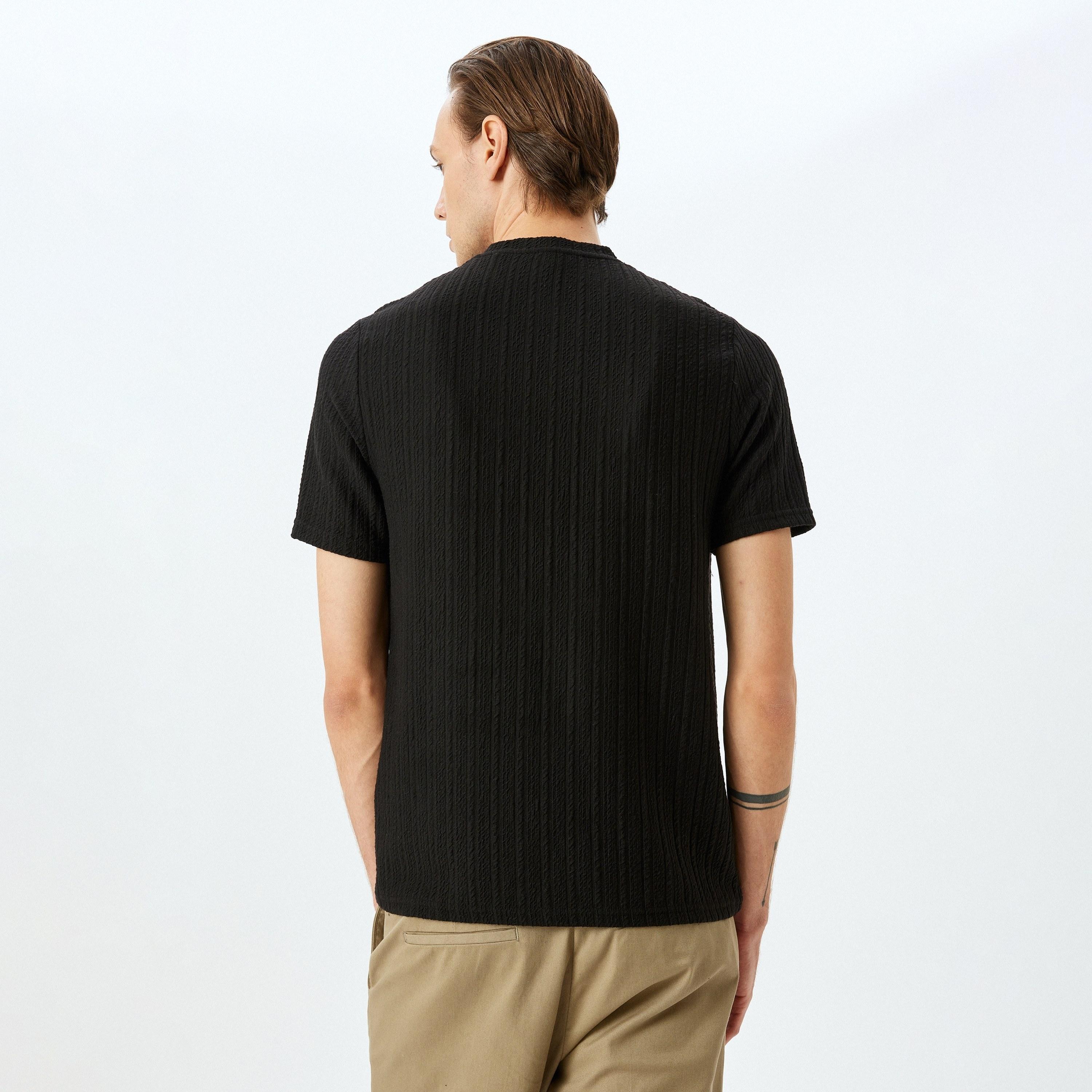 Koton Textured Crew Neck Short Sleeves Men's T-Shirt-men-clothing-tshirtsandpolos-tshirts-image-4