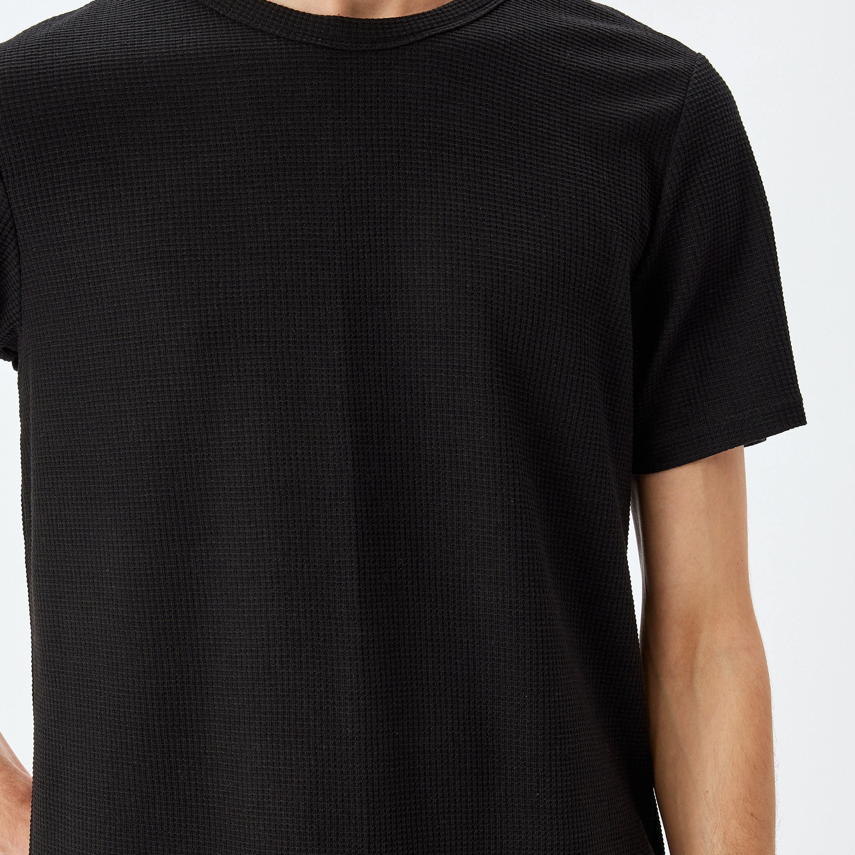 Koton Textured Crew Neck Short Sleeves Men's T-Shirt-men-clothing-tshirtsandpolos-tshirts-image-3