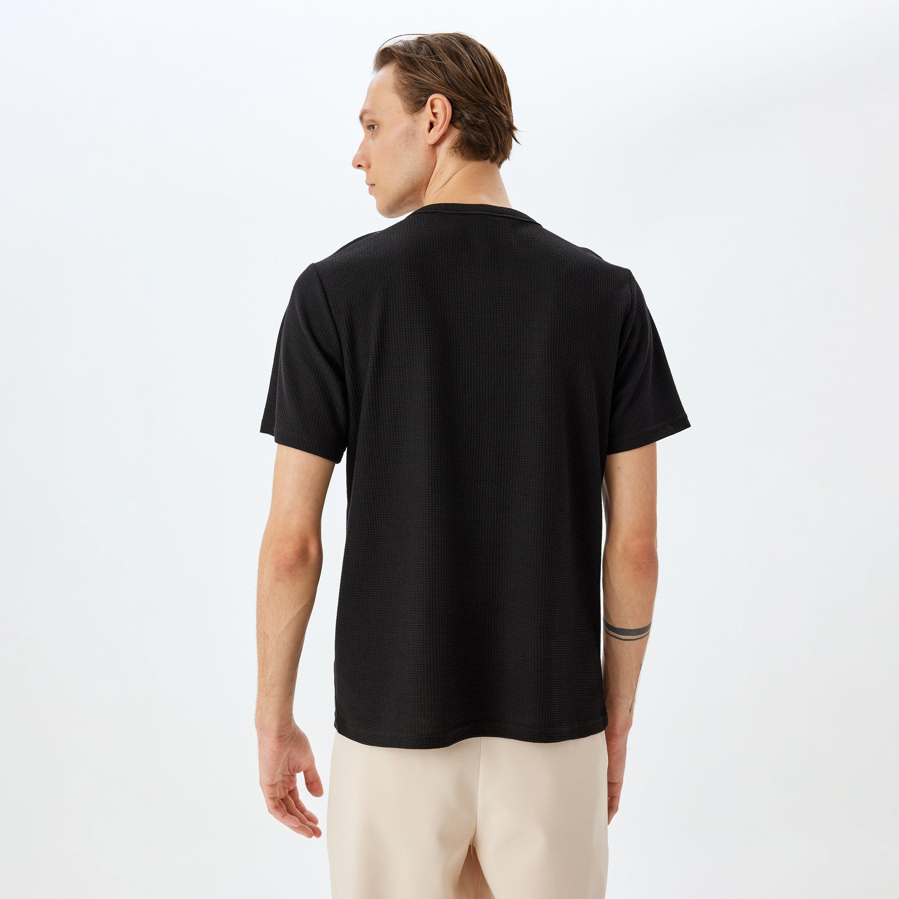 Koton Textured Crew Neck Short Sleeves Men's T-Shirt-men-clothing-tshirtsandpolos-tshirts-image-4