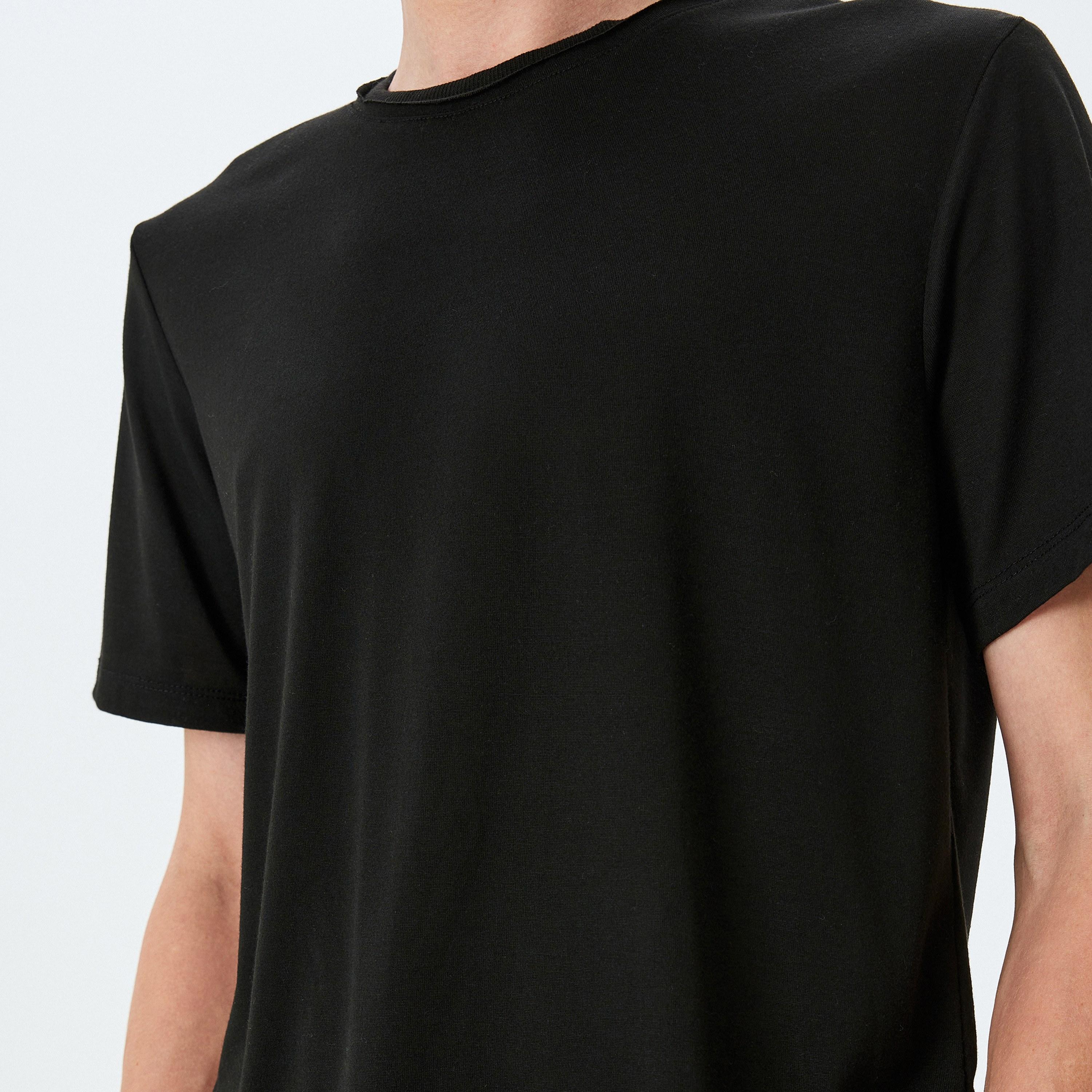 KOTON Plain Crew Neck Short Sleeves Men's T-Shirt-men-clothing-tshirtsandpolos-tshirts-image-3