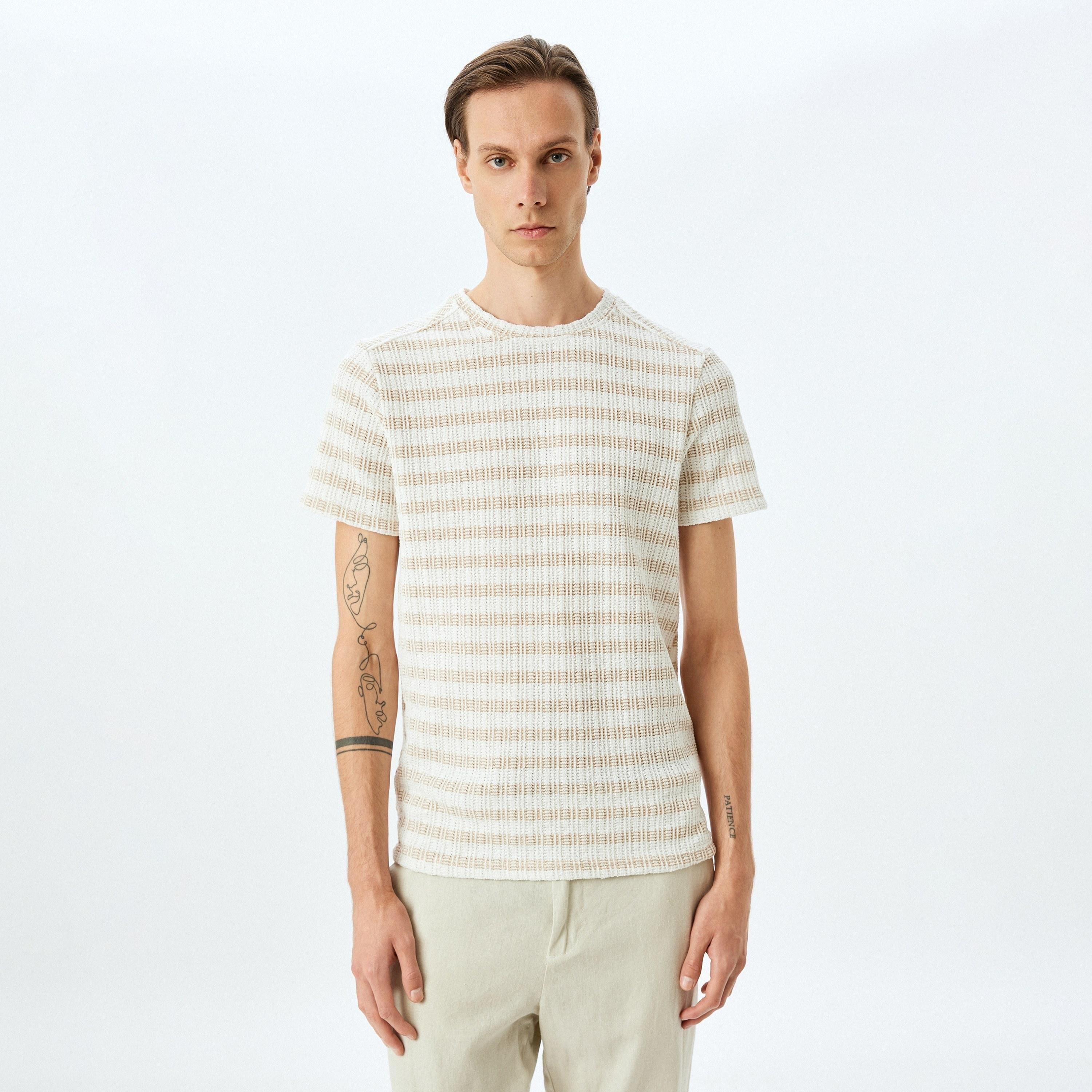 Koton Textured Crew Neck Short Sleeves Men's T-Shirt-men-clothing-tshirtsandpolos-tshirts-image-1