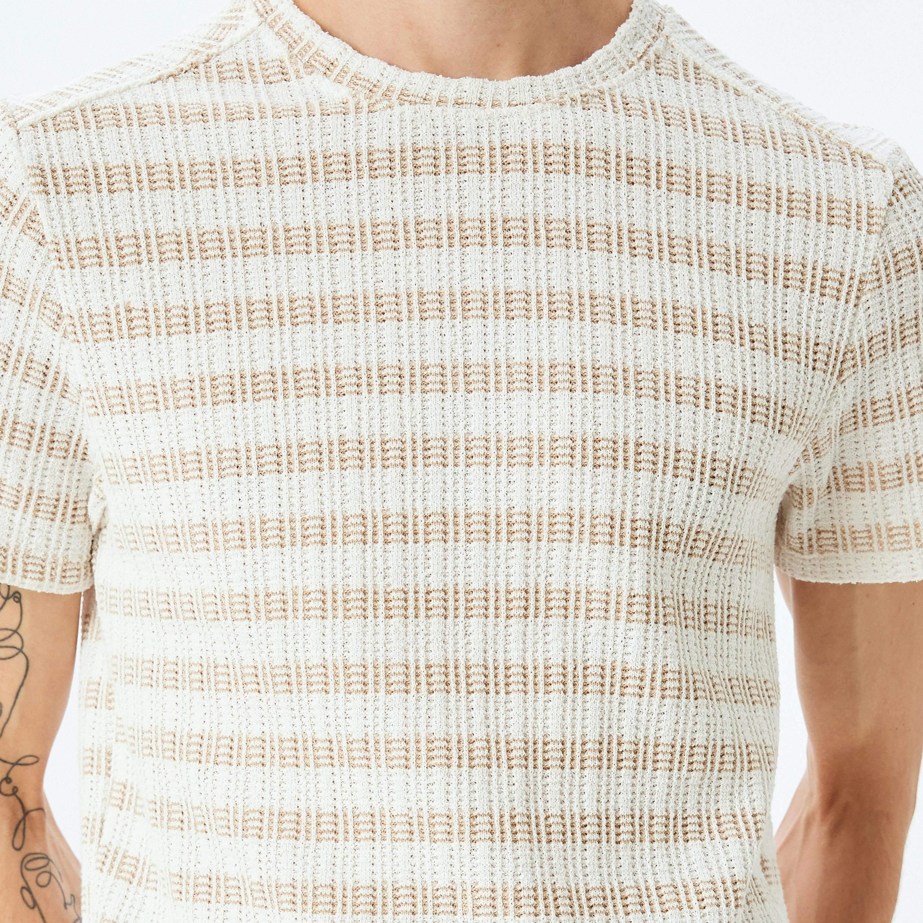 Koton Textured Crew Neck Short Sleeves Men's T-Shirt-men-clothing-tshirtsandpolos-tshirts-image-3