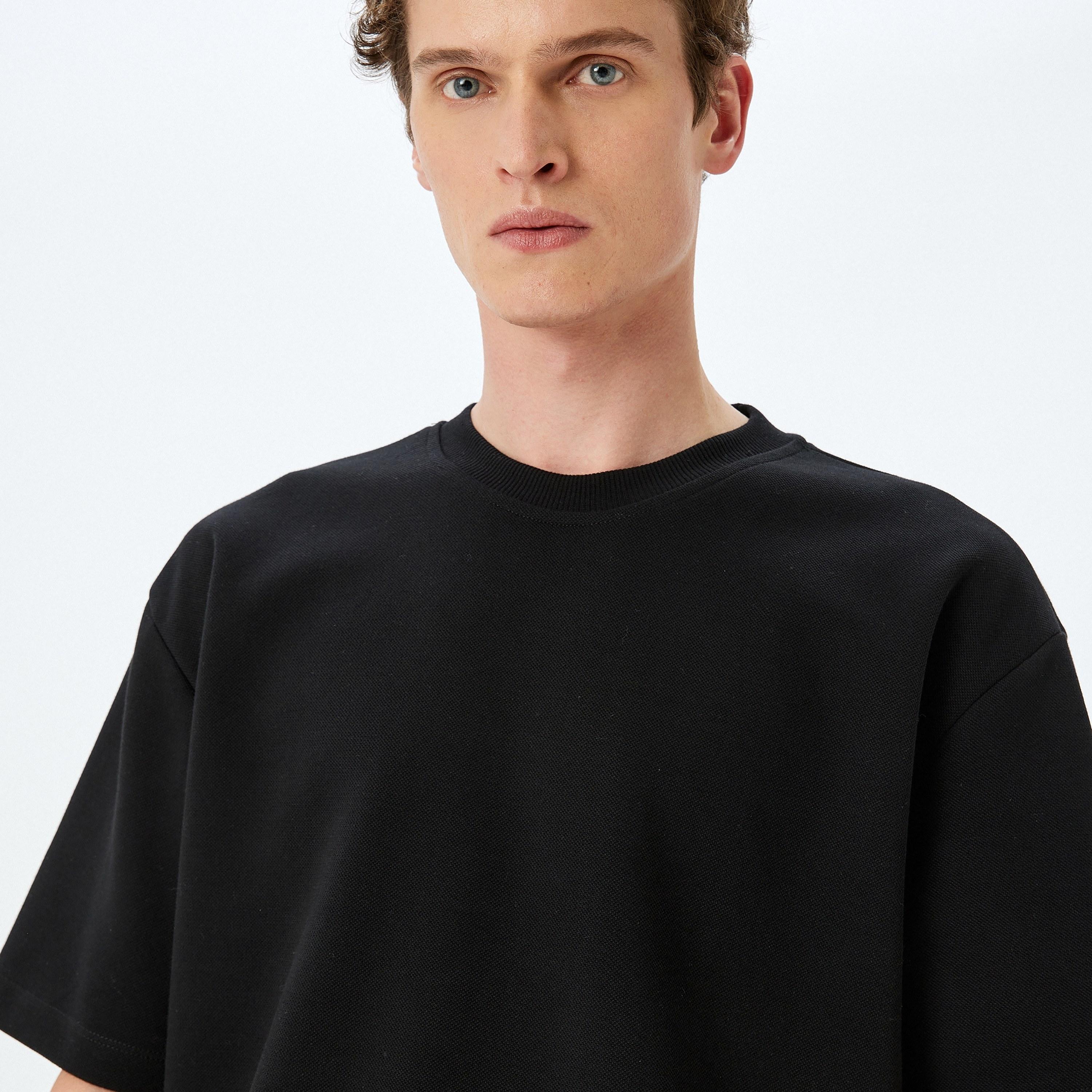 Koton Plain Crew Neck Short Sleeves Men's T-Shirt-men-clothing-tshirtsandpolos-tshirts-image-2