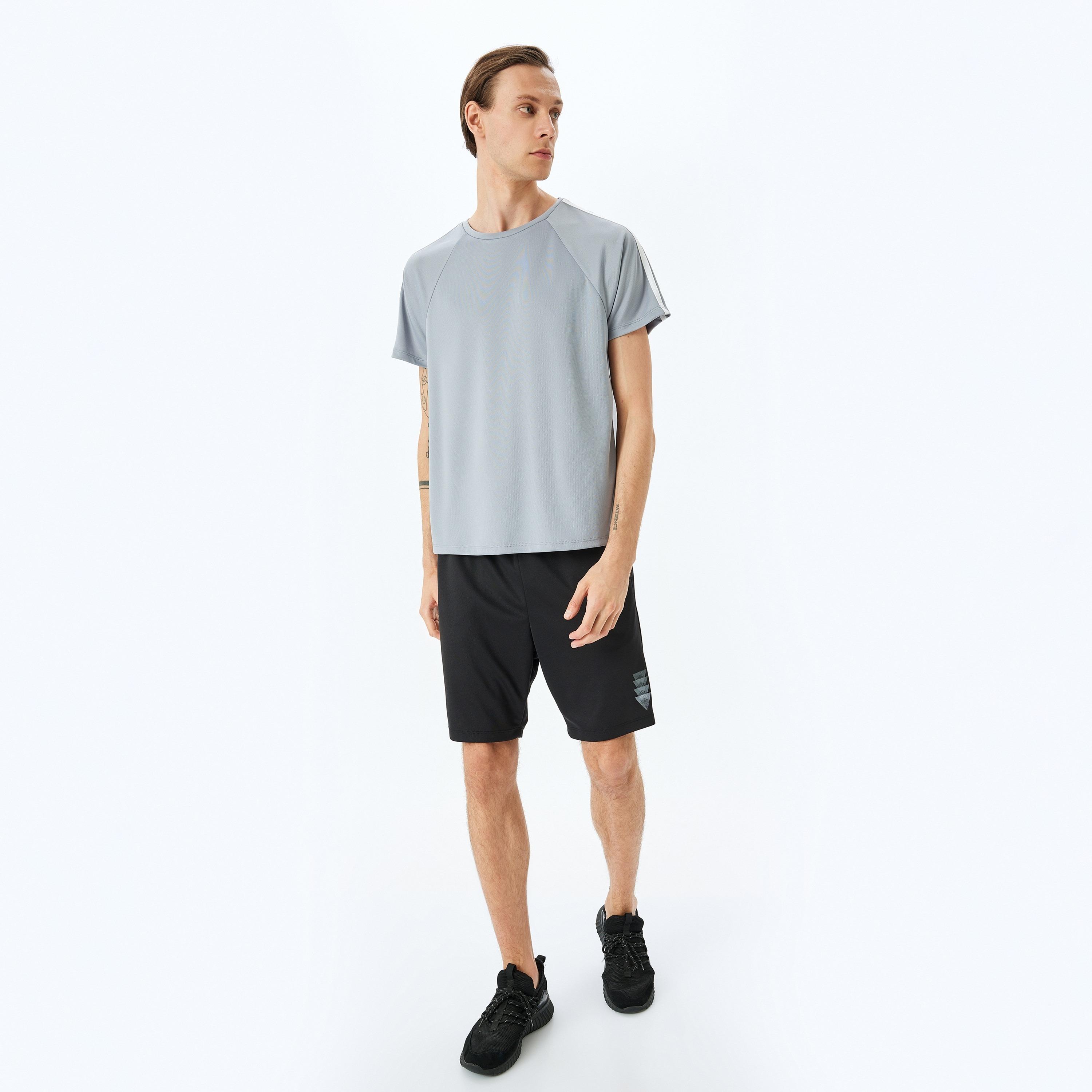 Koton Plain Crew Neck Short Raglan Sleeves Men's T-Shirt-men-clothing-tshirtsandpolos-tshirts-image-2