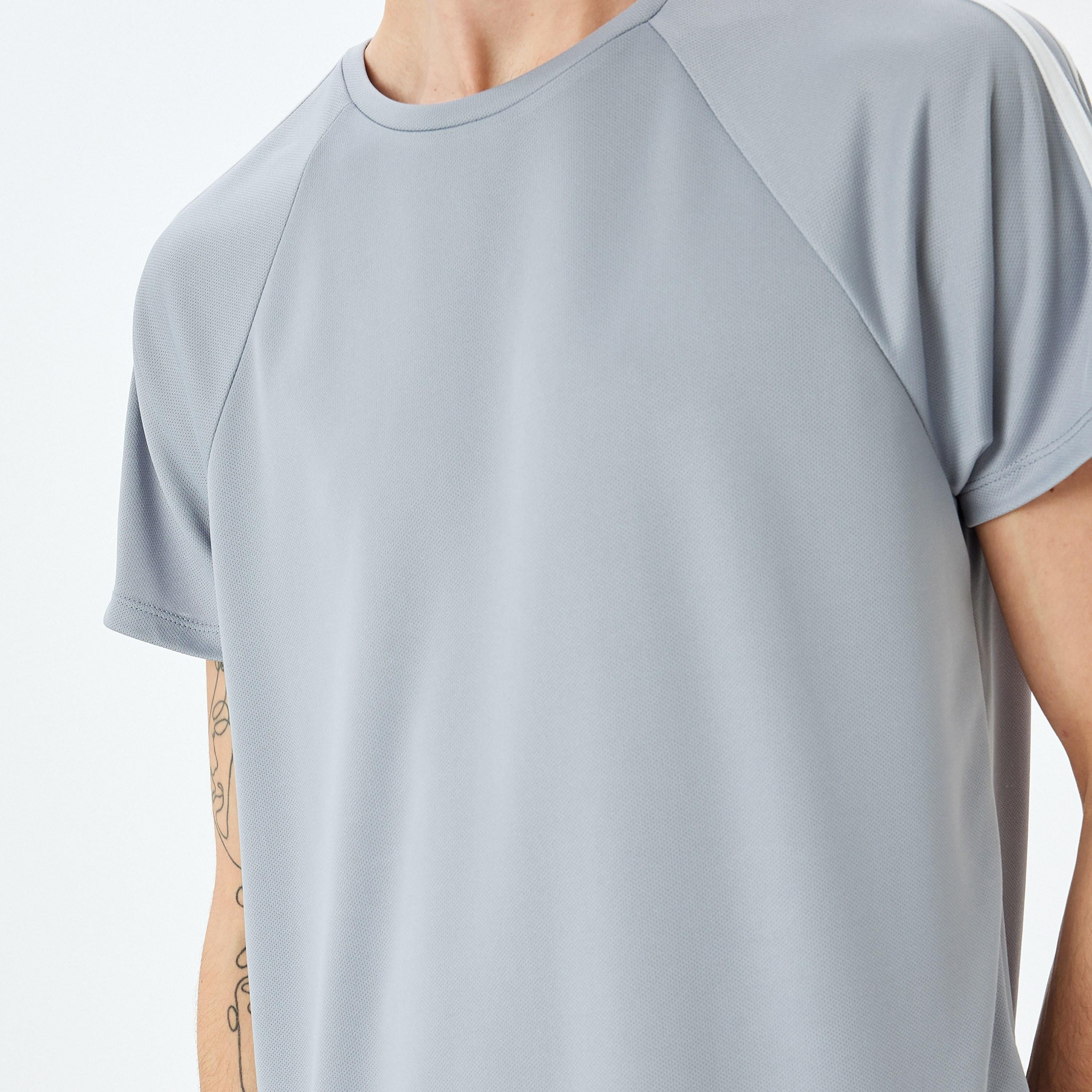 Koton Plain Crew Neck Short Raglan Sleeves Men's T-Shirt-men-clothing-tshirtsandpolos-tshirts-image-3