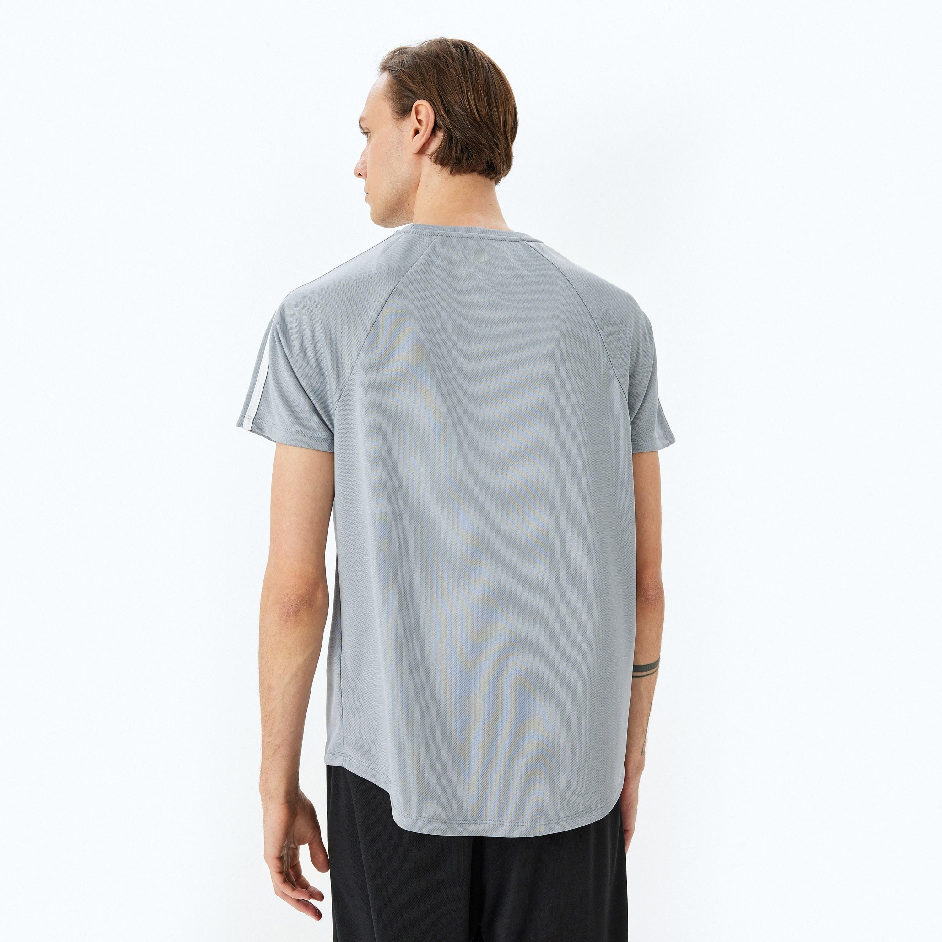 Koton Plain Crew Neck Short Raglan Sleeves Men's T-Shirt-men-clothing-tshirtsandpolos-tshirts-image-4