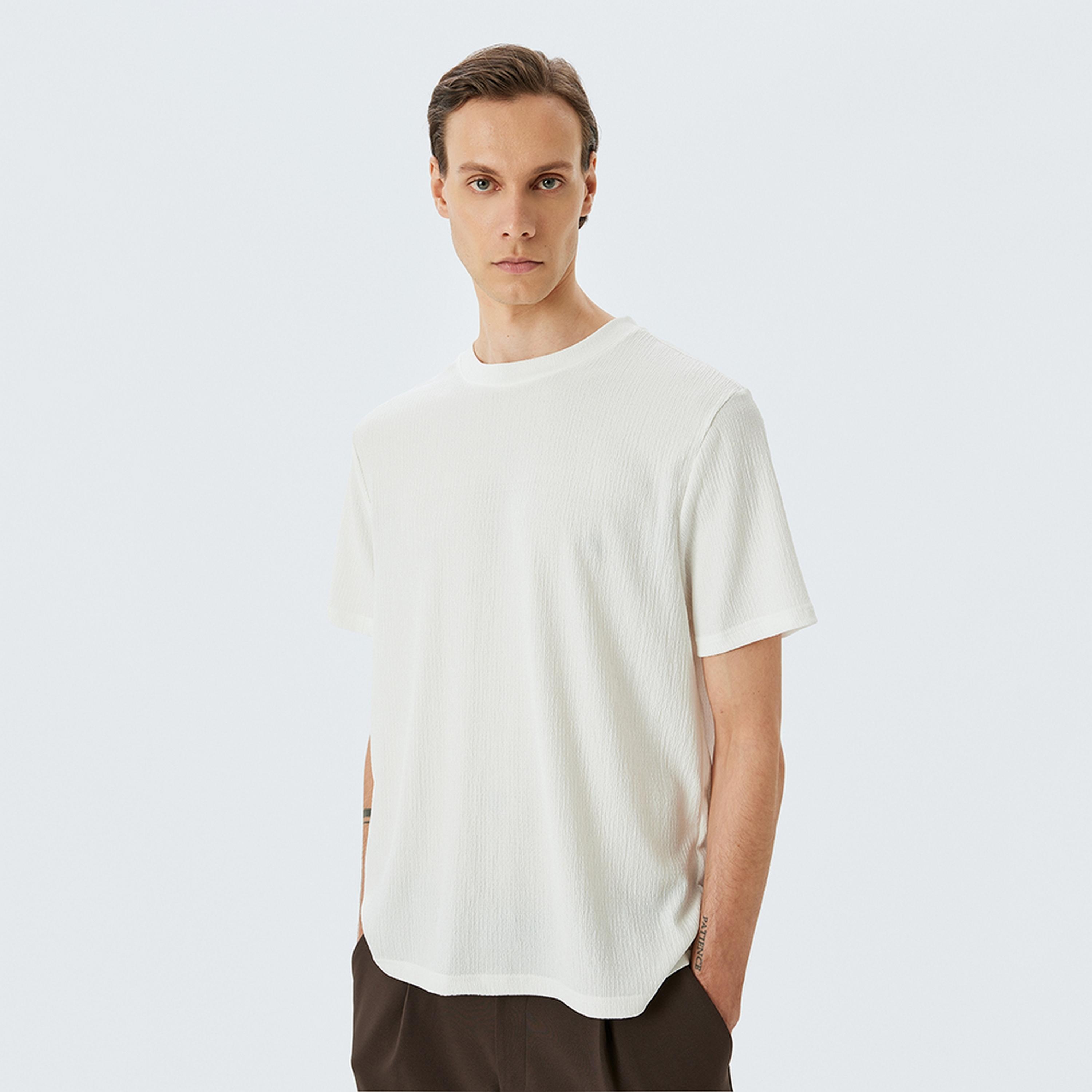تيشيرت رجالي بأكمام قصيرة وياقة دائرية وتصميم محكم من كوتون.-men-clothing-tshirtsandpolos-tshirts-image-5