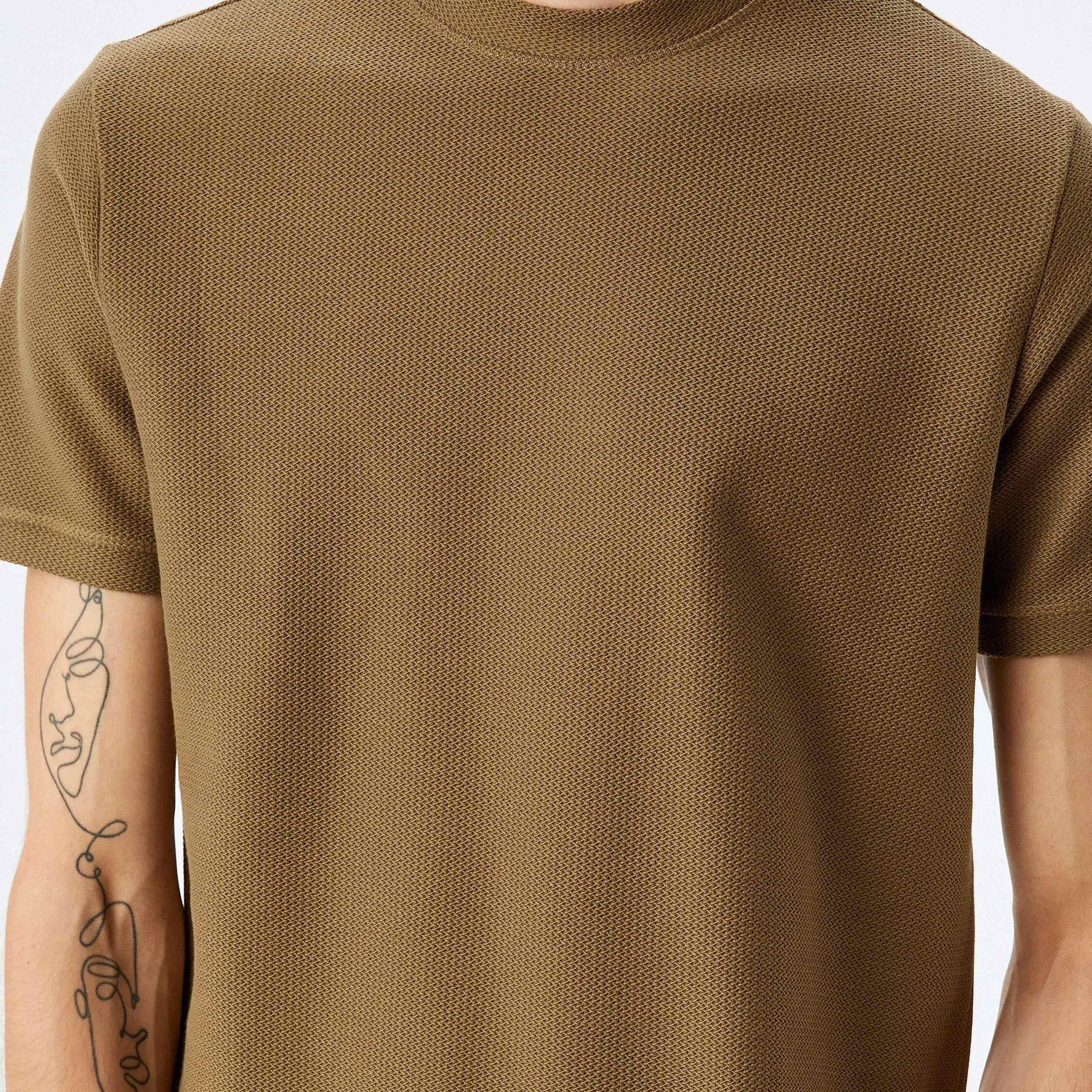 قميص كوتون ذو الياقة الدائرية بأكمام قصيرة للرجال-men-clothing-tshirtsandpolos-tshirts-image-3