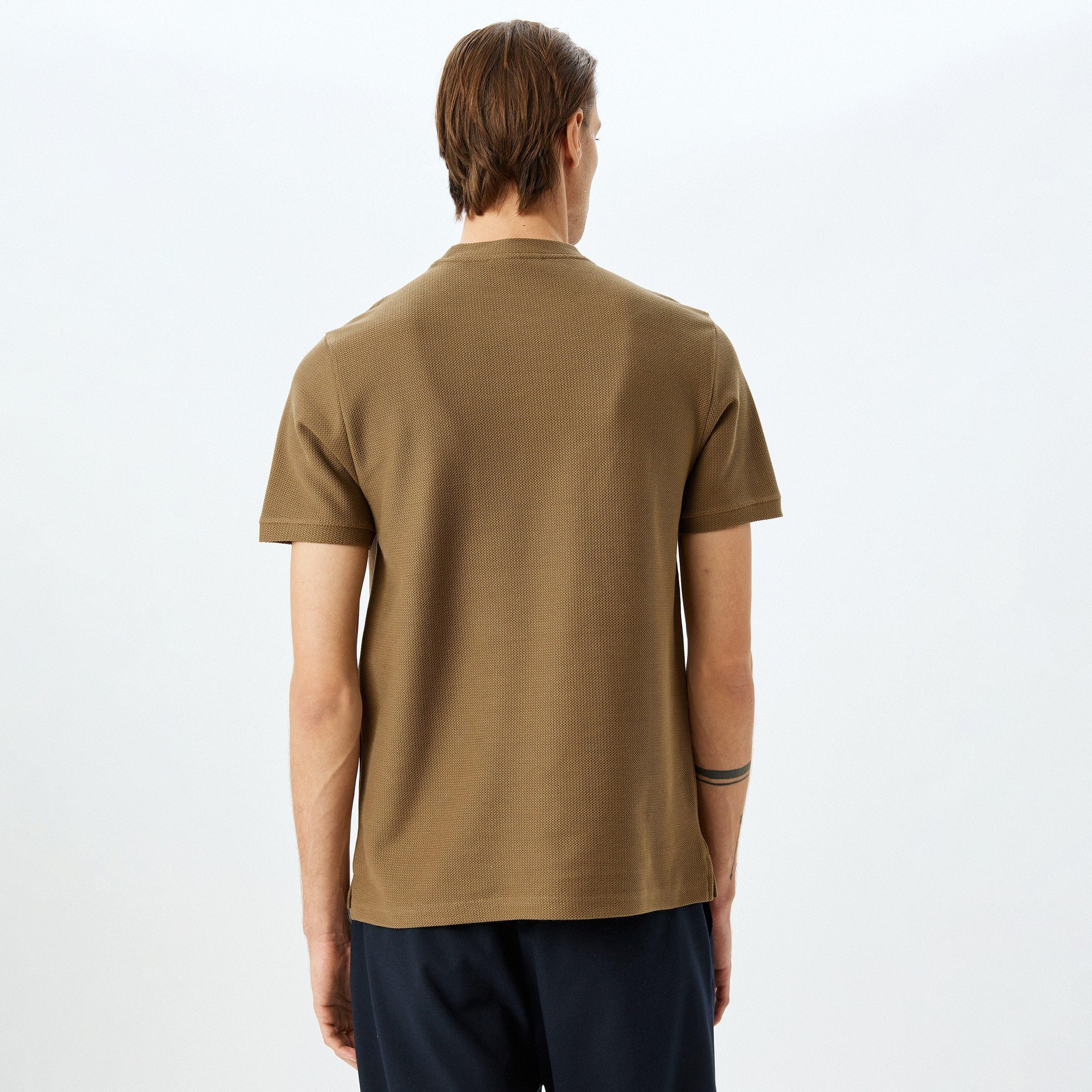 قميص كوتون ذو الياقة الدائرية بأكمام قصيرة للرجال-men-clothing-tshirtsandpolos-tshirts-image-4