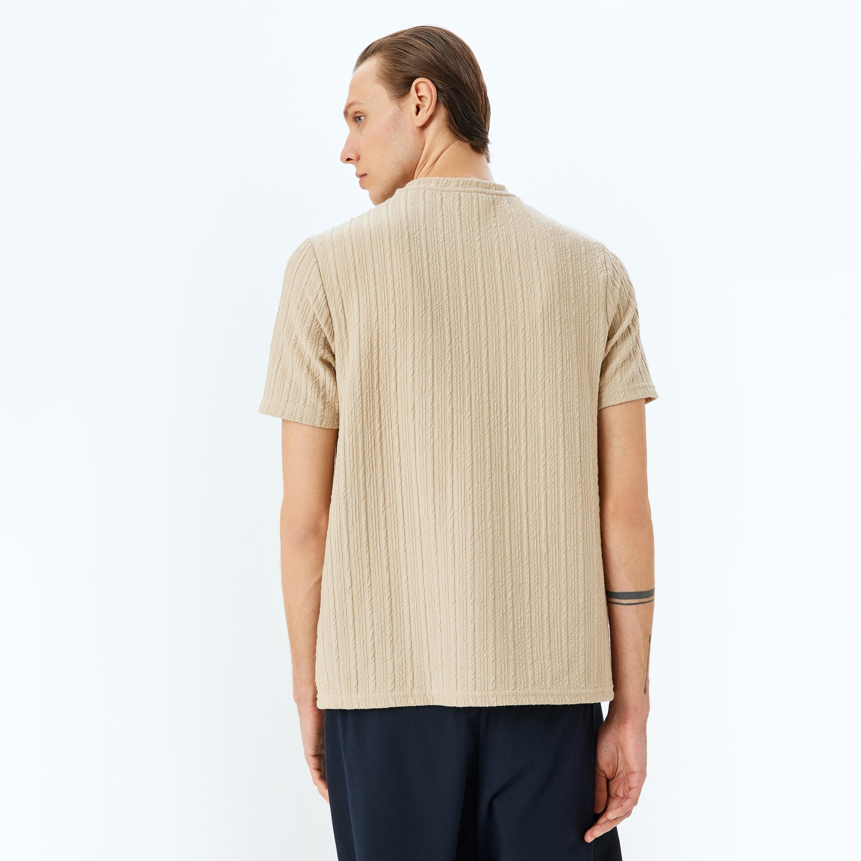 Koton Textured Crew Neck Short Sleeves Men's T-Shirt-men-clothing-tshirtsandpolos-tshirts-image-4