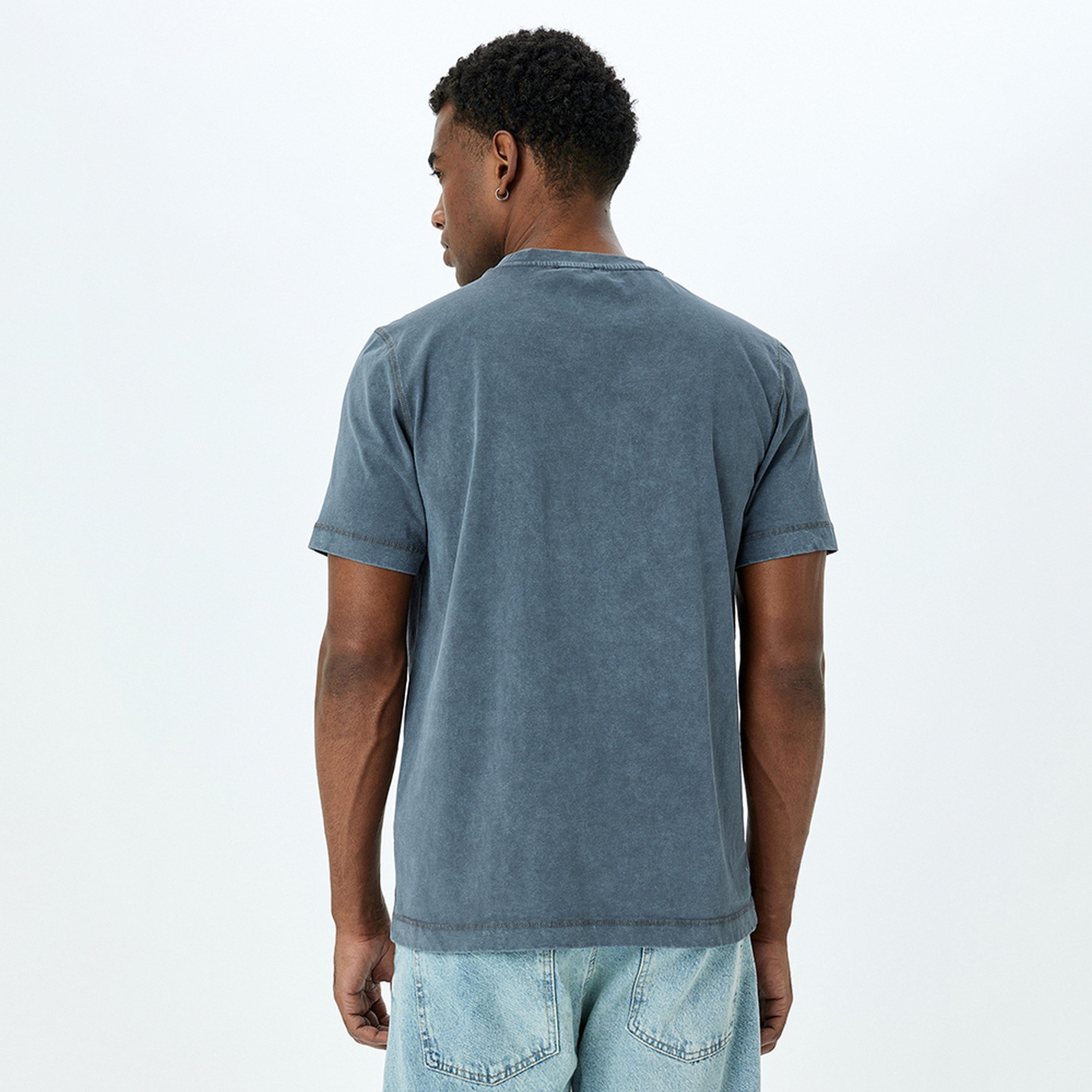 KOTON Vintage Washed Crew Neck Short Sleeves Men's T-Shirt-men-clothing-tshirtsandpolos-tshirts-image-4
