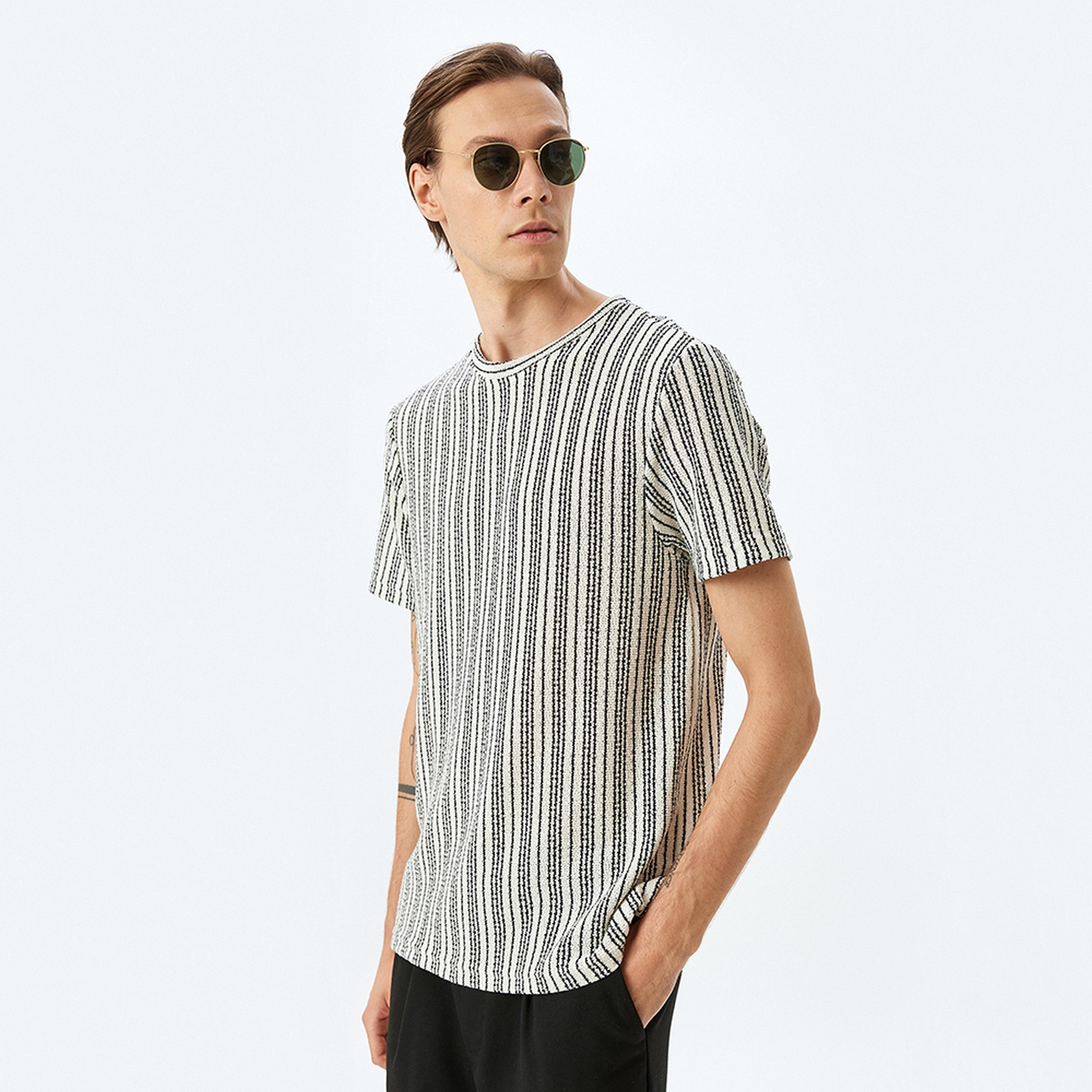 KOTON Textured Crew Neck Short Sleeves Men's T-Shirt-men-clothing-tshirtsandpolos-tshirts-image-1