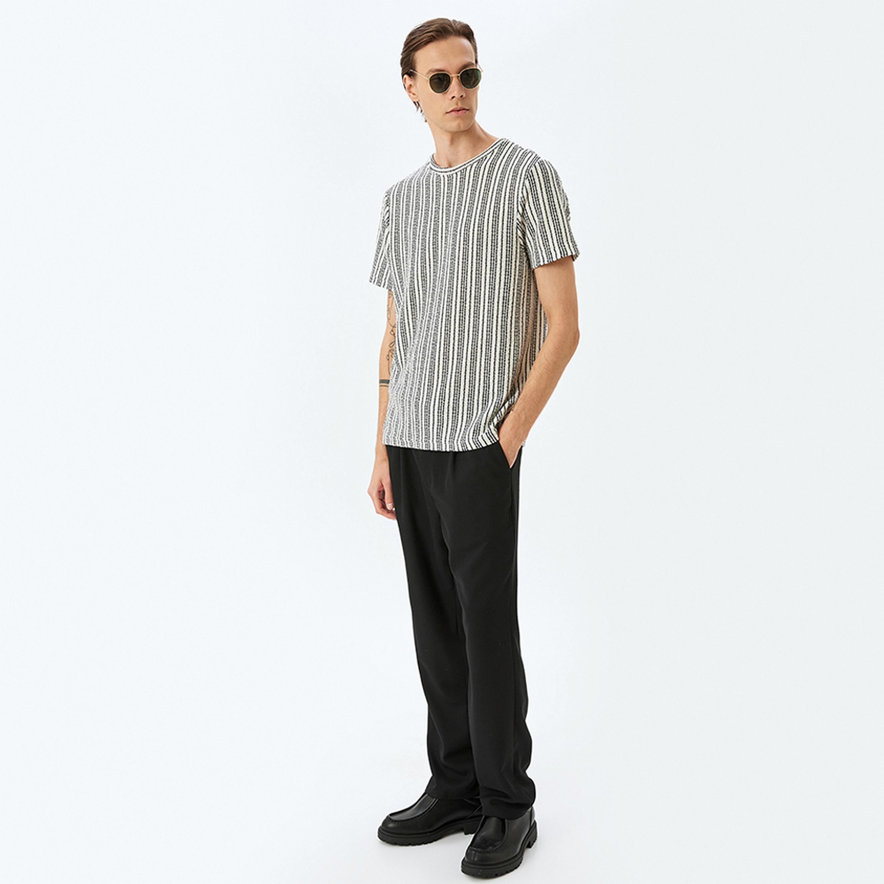 KOTON Textured Crew Neck Short Sleeves Men's T-Shirt-men-clothing-tshirtsandpolos-tshirts-image-2