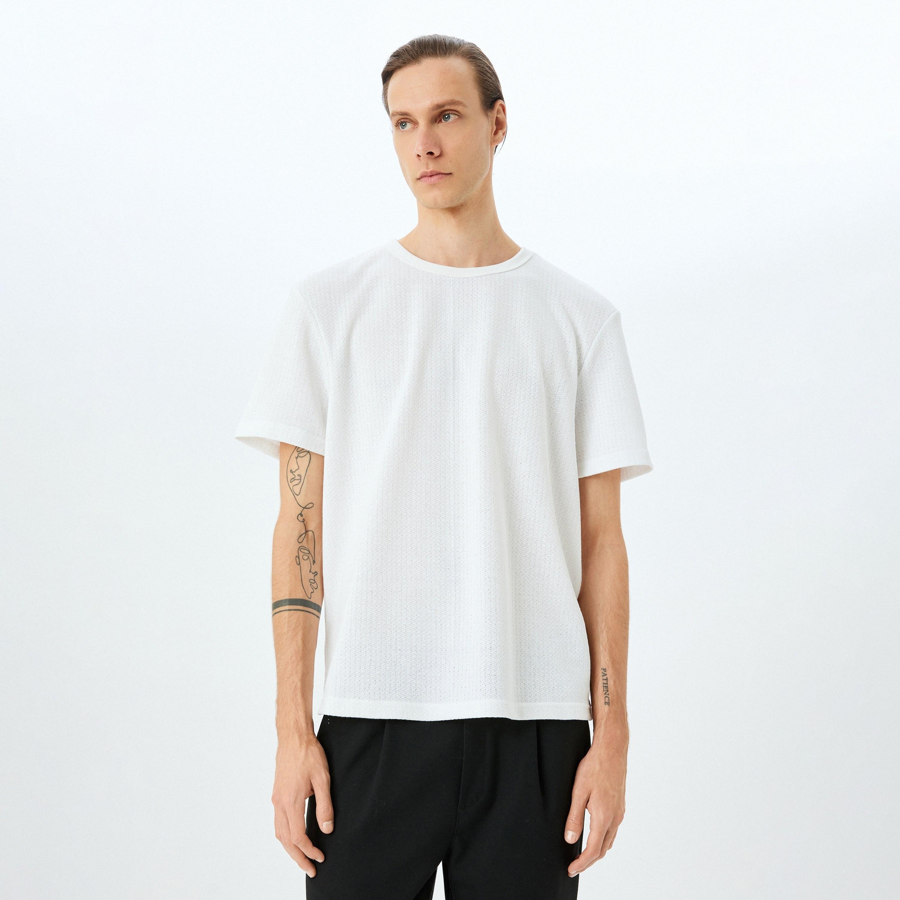 Koton Textured Crew Neck Short Sleeves Men's T-Shirt-men-clothing-tshirtsandpolos-tshirts-image-1