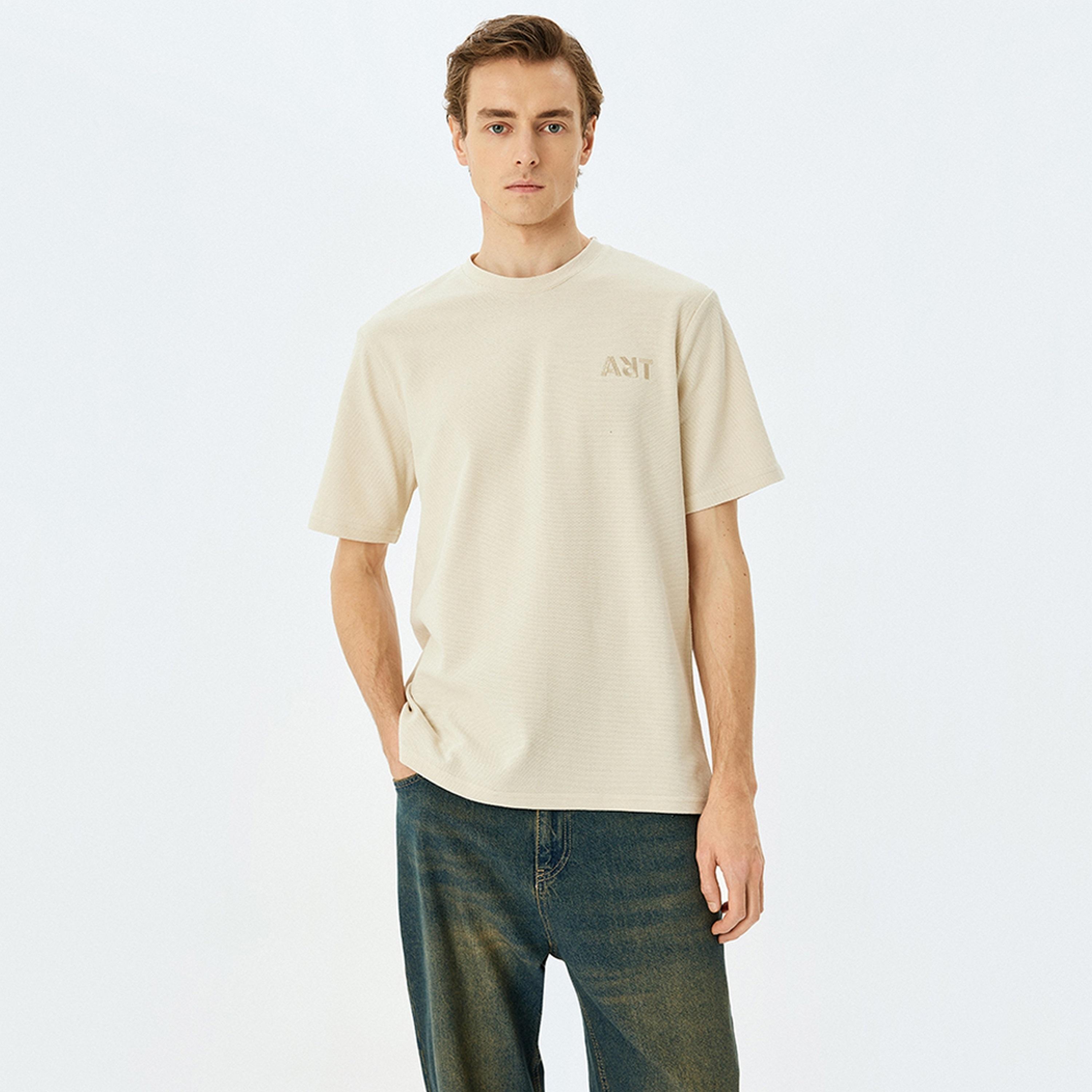 تيشيرت رجالي بأكمام قصيرة وياقة دائرية وتصميم محكم من كوتون.-men-clothing-tshirtsandpolos-tshirts-image-2