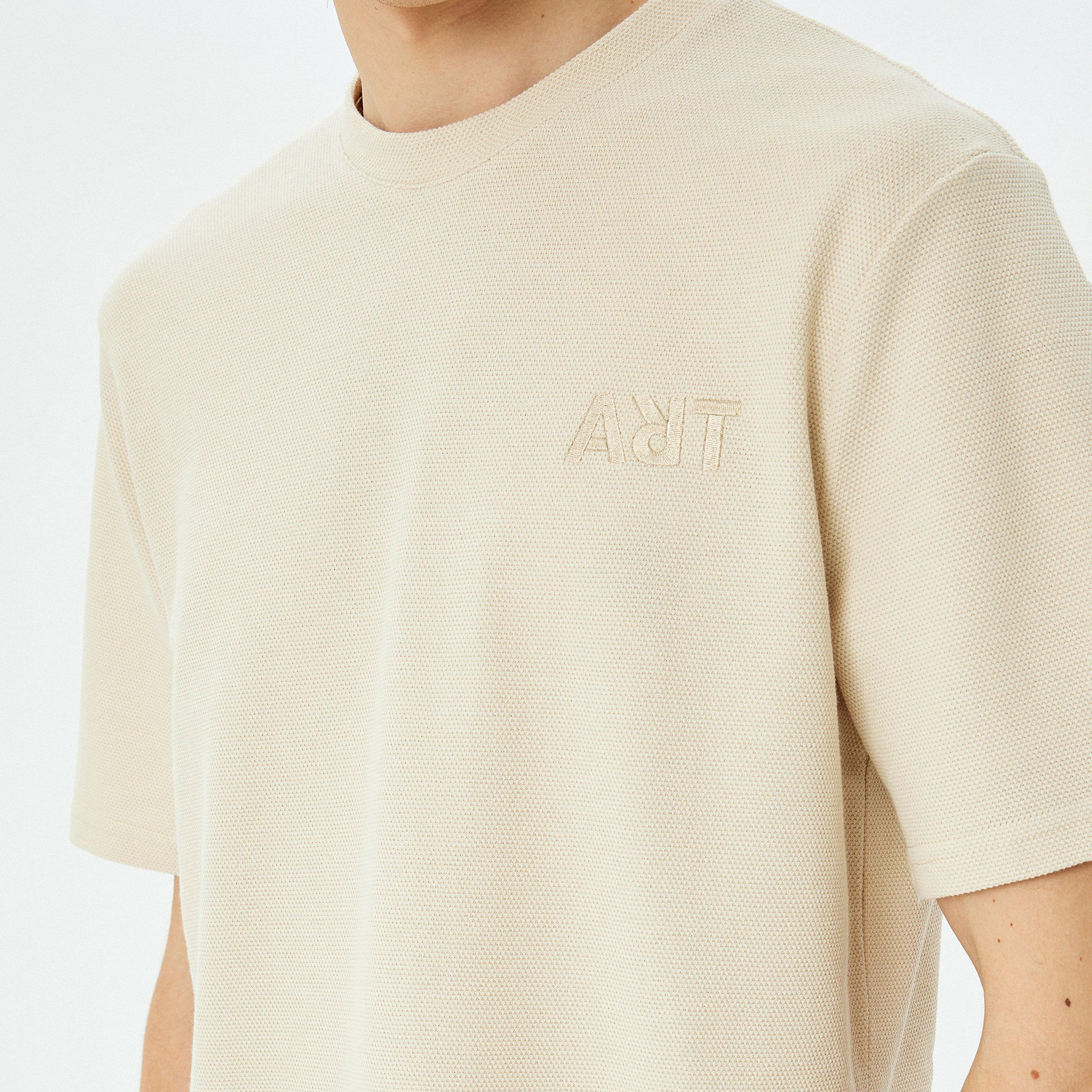 تيشيرت رجالي بأكمام قصيرة وياقة دائرية وتصميم محكم من كوتون.-men-clothing-tshirtsandpolos-tshirts-image-3