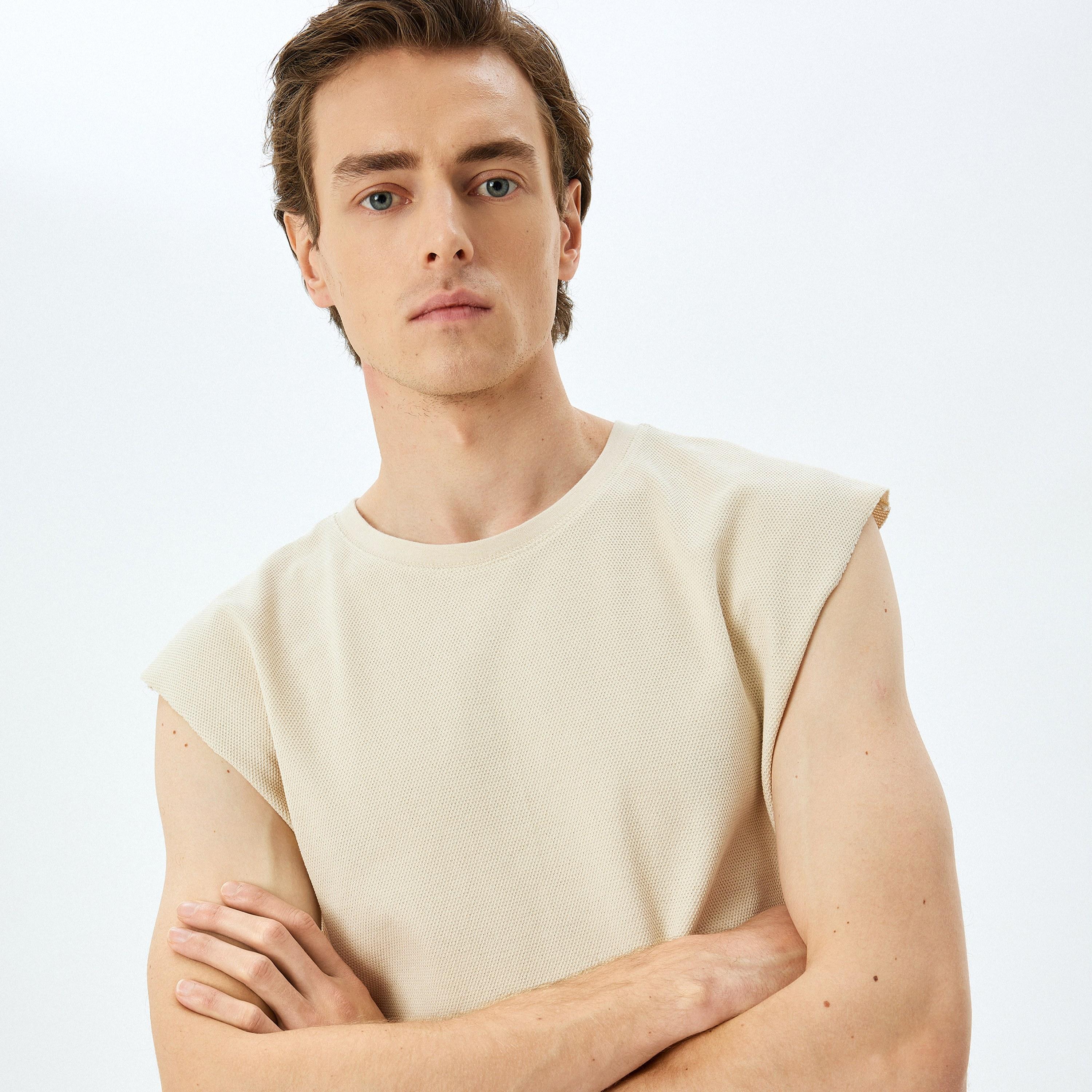KOTON Plain Crew Neck Sleeveless Men's T-Shirt-men-clothing-tshirtsandpolos-tshirts-image-3