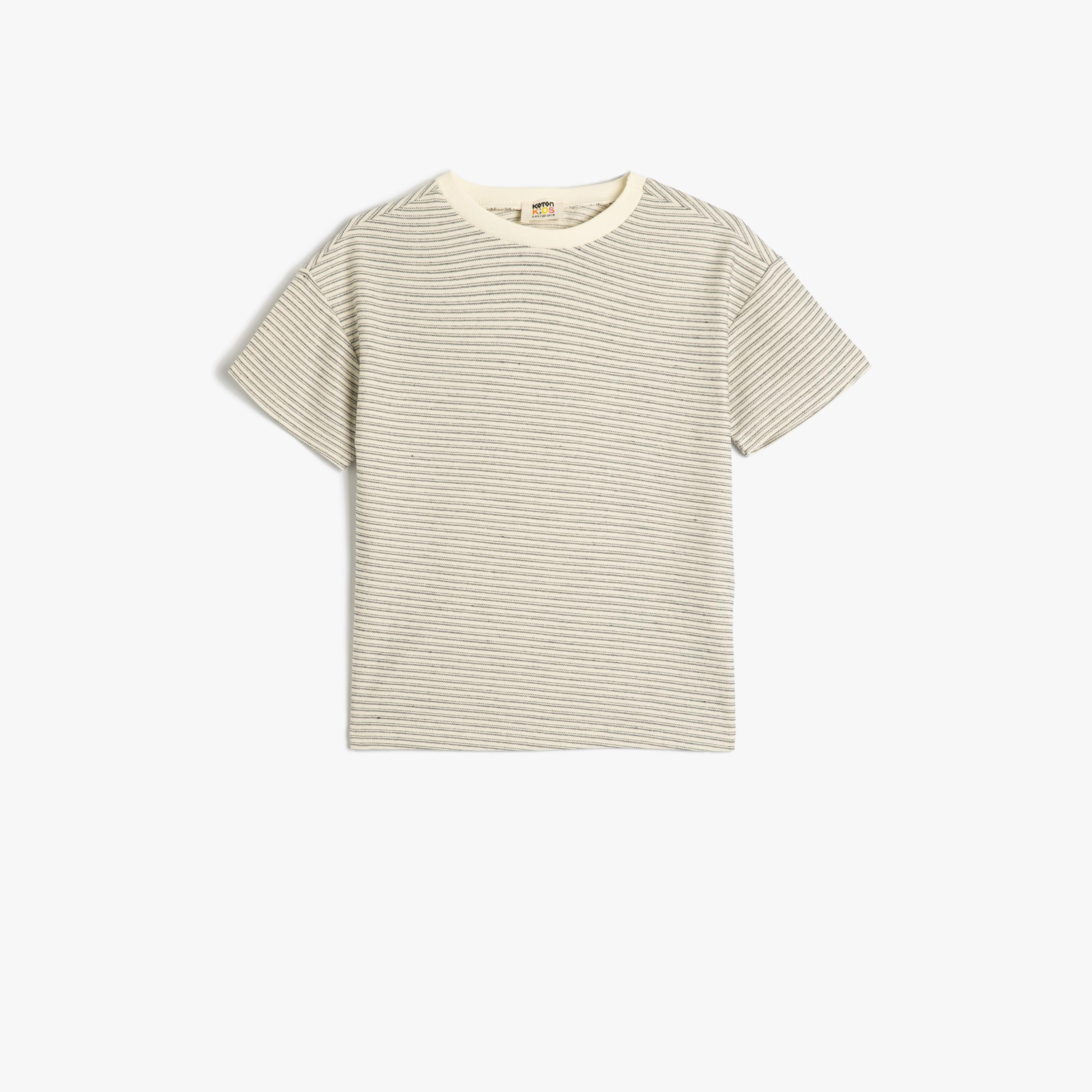 تيشيرت بياقة دائرية وأكمام قصيرة، مخطط من كوتون-boys-clothing-tshirtsandpolos-image-1
