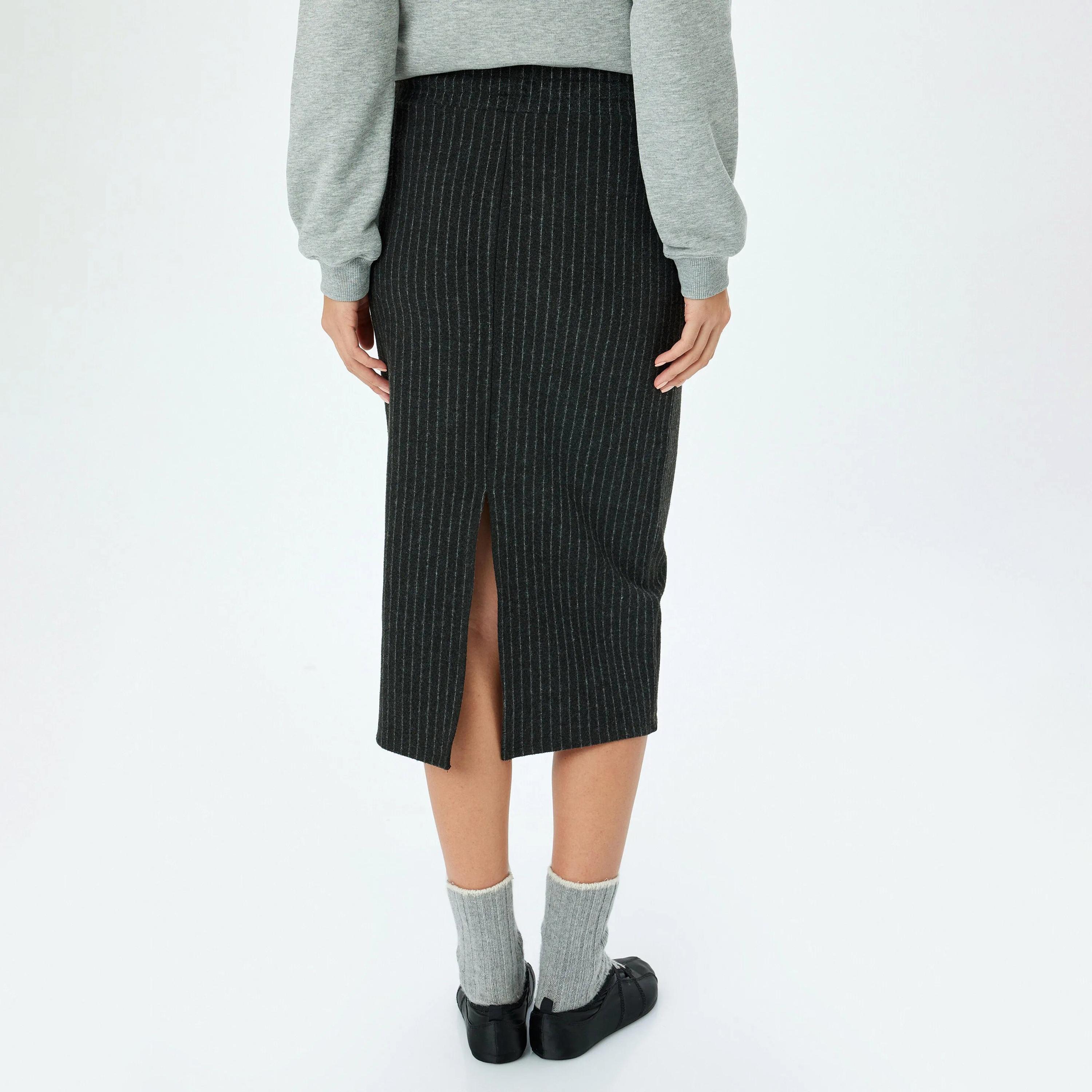 تنورة نسائية مخططة باللون الرمادي مع رباط خصر من كوتون-women-clothing-bottoms-skirts-image-3