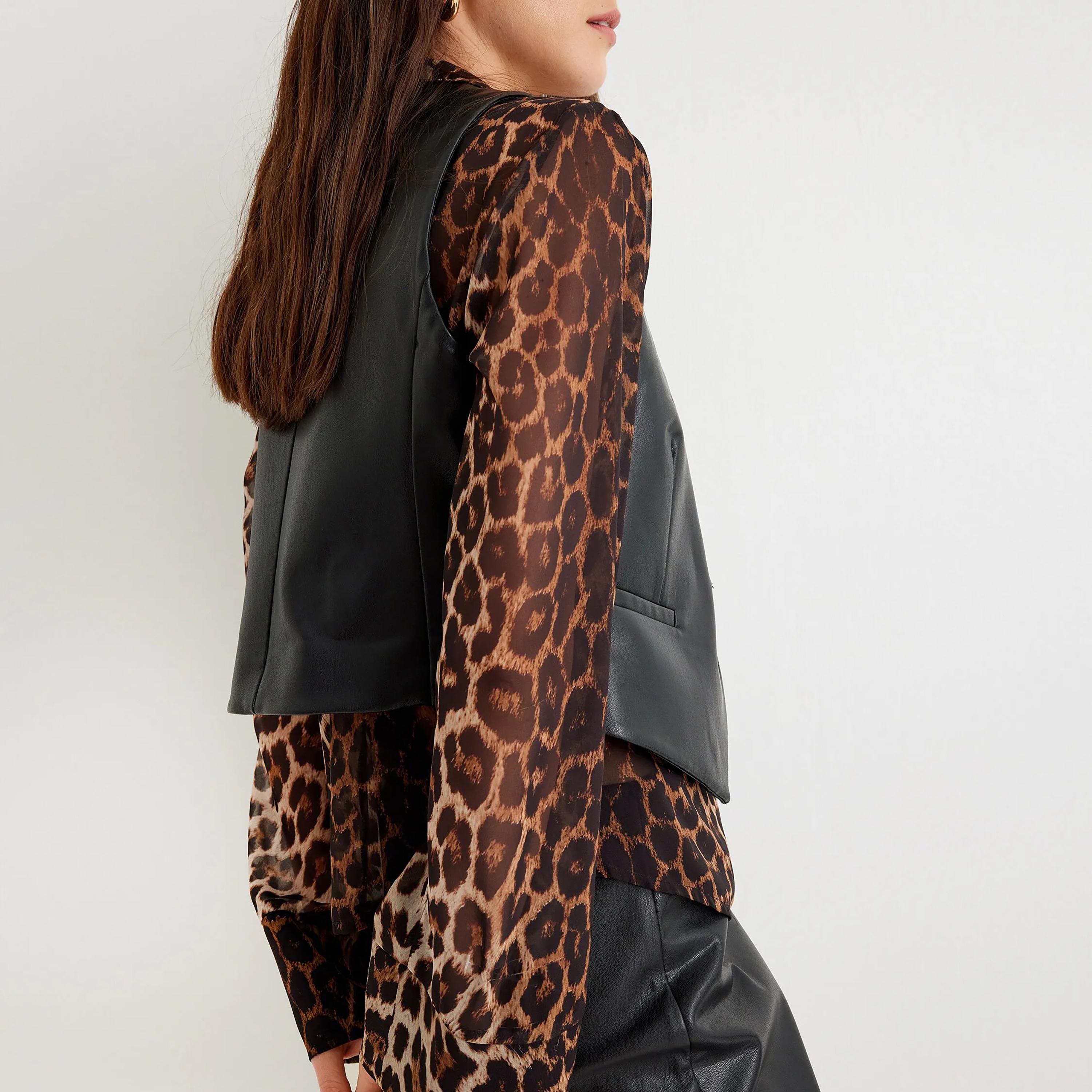 صدرية نسائية سوداء من كوتون-women-winterwear-coatsandjackets-waistcoats-image-3