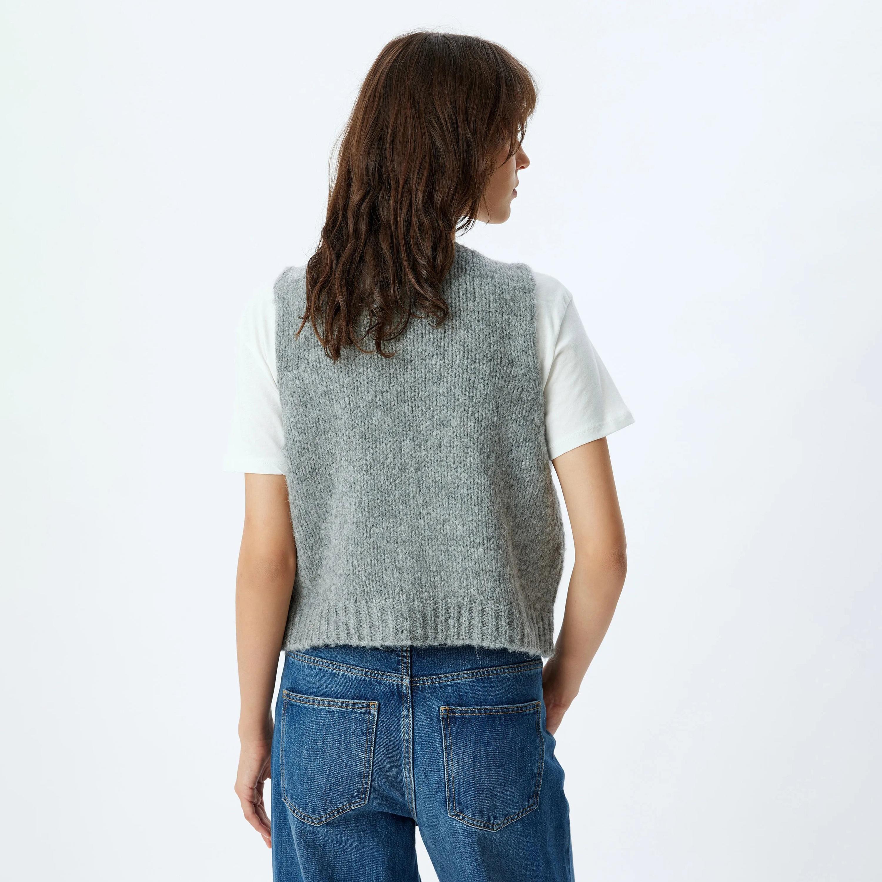 KOTON Grey Women's Knitted Vest-women-winterwear-coatsandjackets-waistcoats-image-3