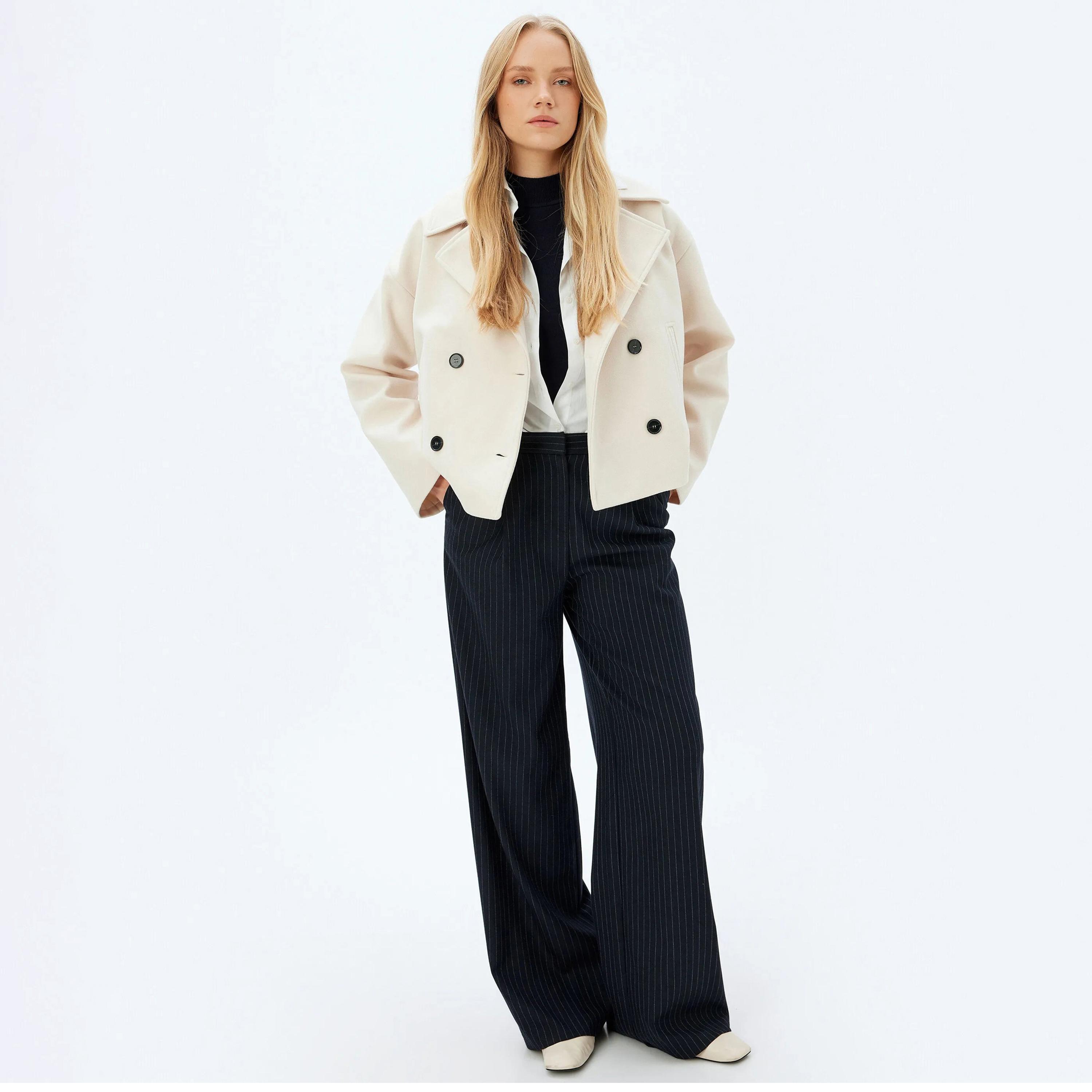معطف نسائي مزدوج الصدر بياقة طية صدر السترة باللون البيج من كوتون-women-winterwear-coatsandjackets-coats-image-2