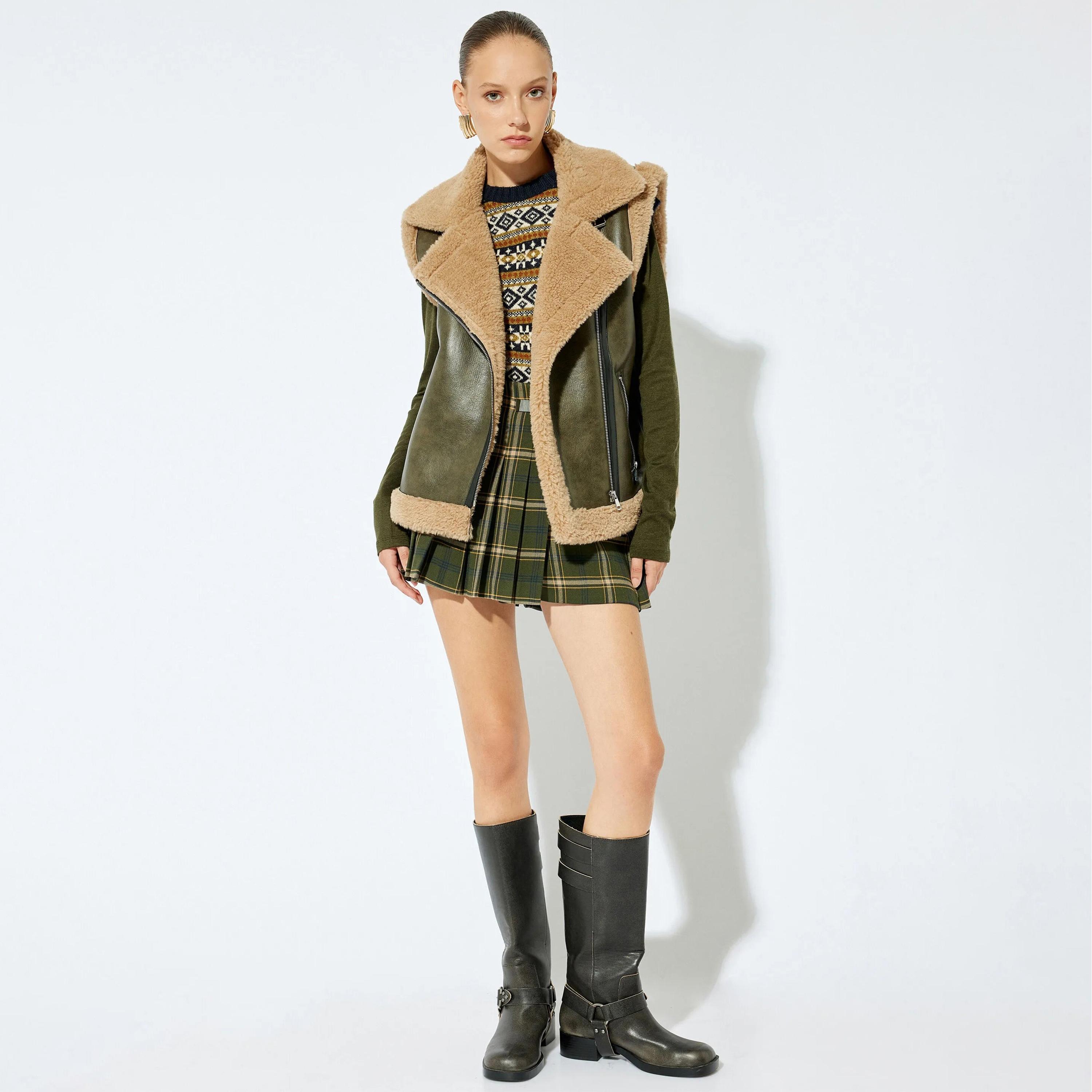 KOTON Green Shearling Trim Lapel collar Women's Vest-women-winterwear-coatsandjackets-waistcoats-image-2