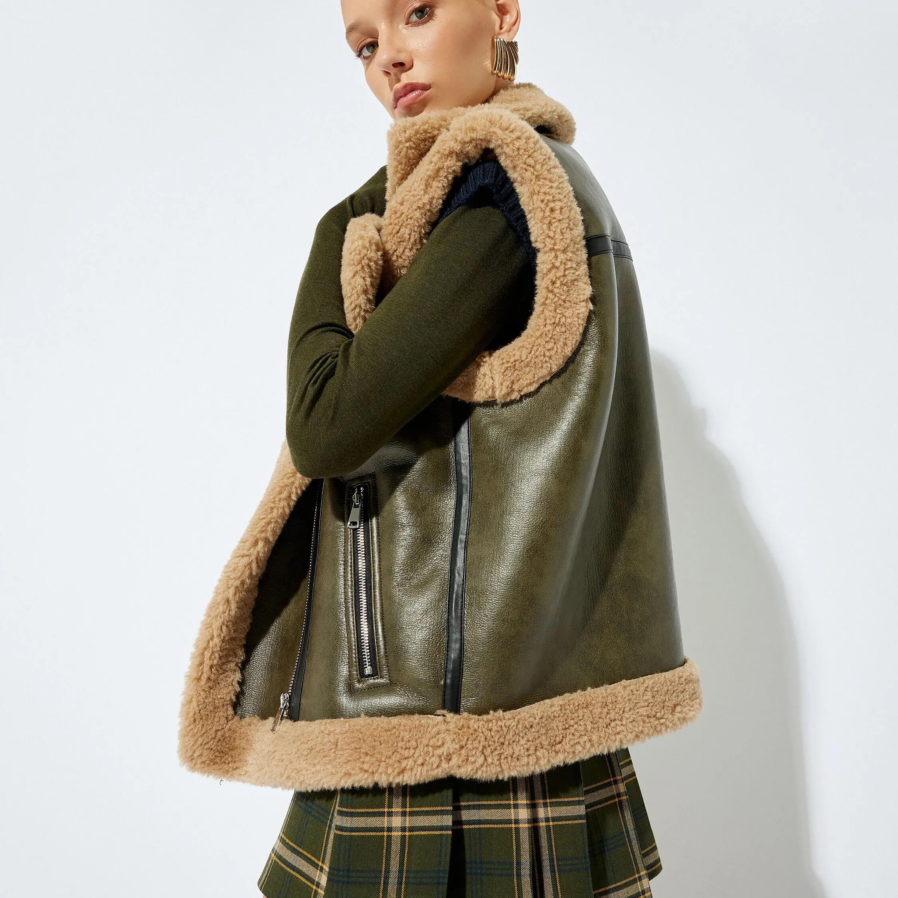 KOTON Green Shearling Trim Lapel collar Women's Vest-women-winterwear-coatsandjackets-waistcoats-image-4