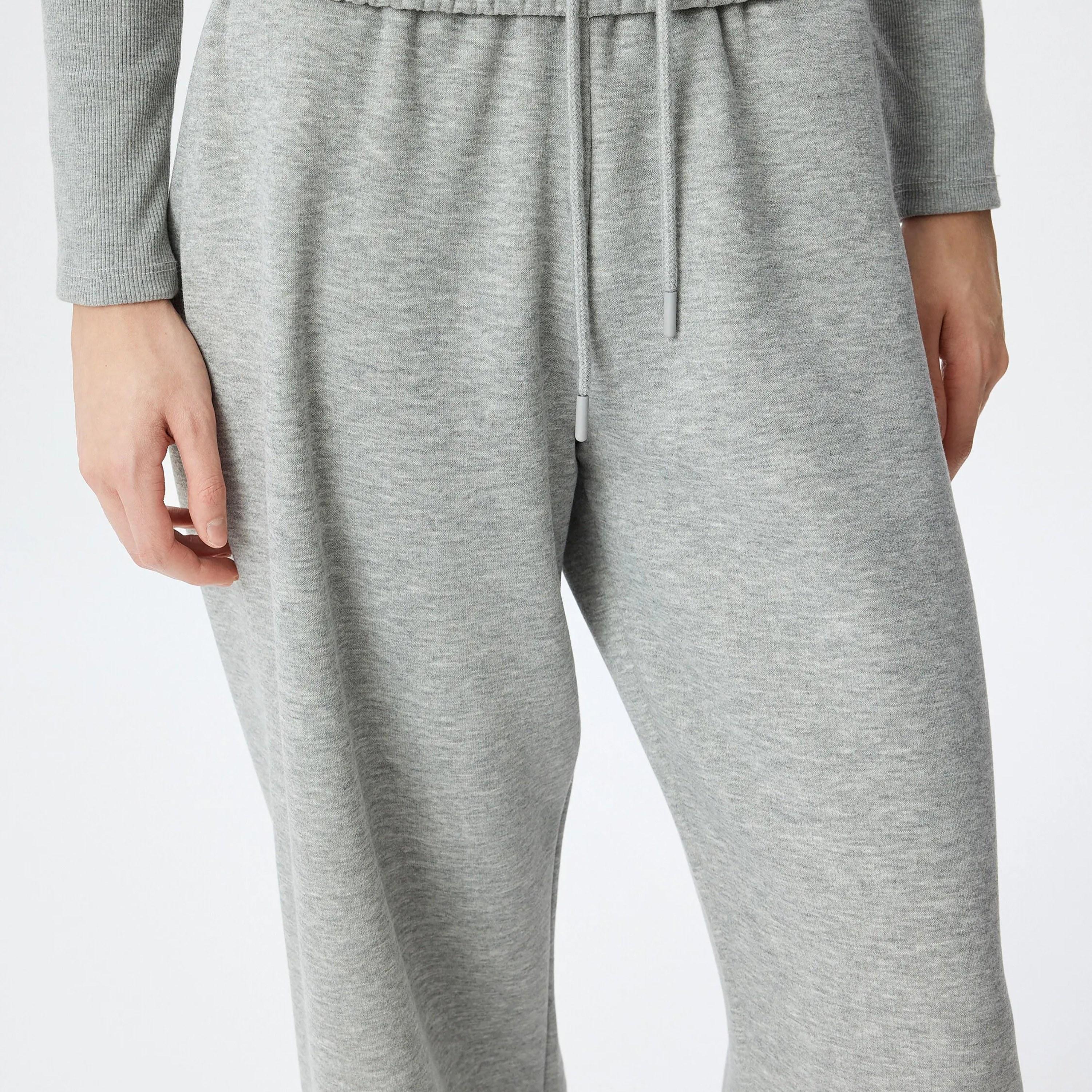 بنطلون رياضي نسائي رمادي بخصر مطاطي من كوتون-women-clothing-bottoms-joggers-image-4