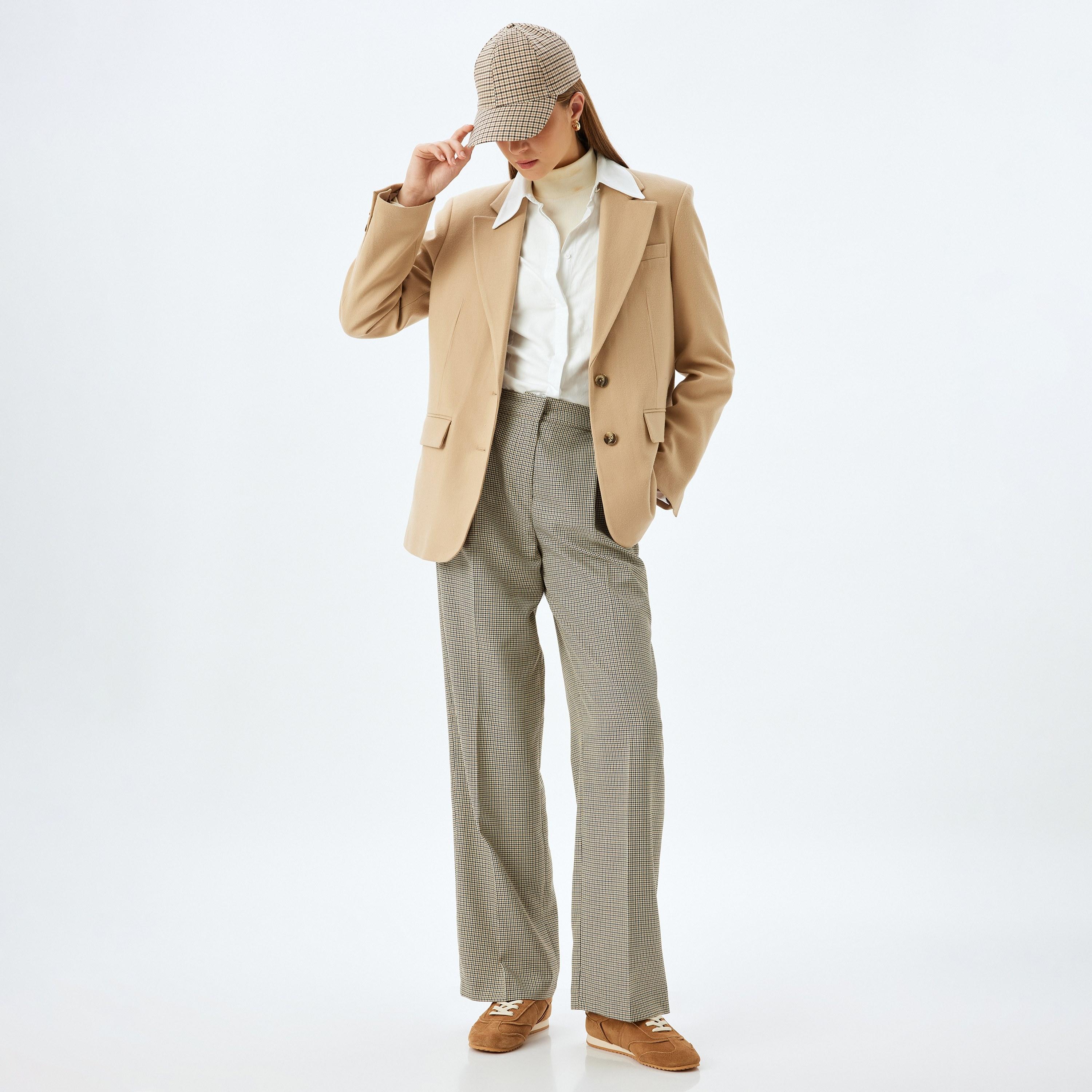 بنطال نسائي بنقشة مربعات وسحاب بقصة أرجل واسعة بلون بني من كوتون-women-clothing-bottoms-trousers-image-2