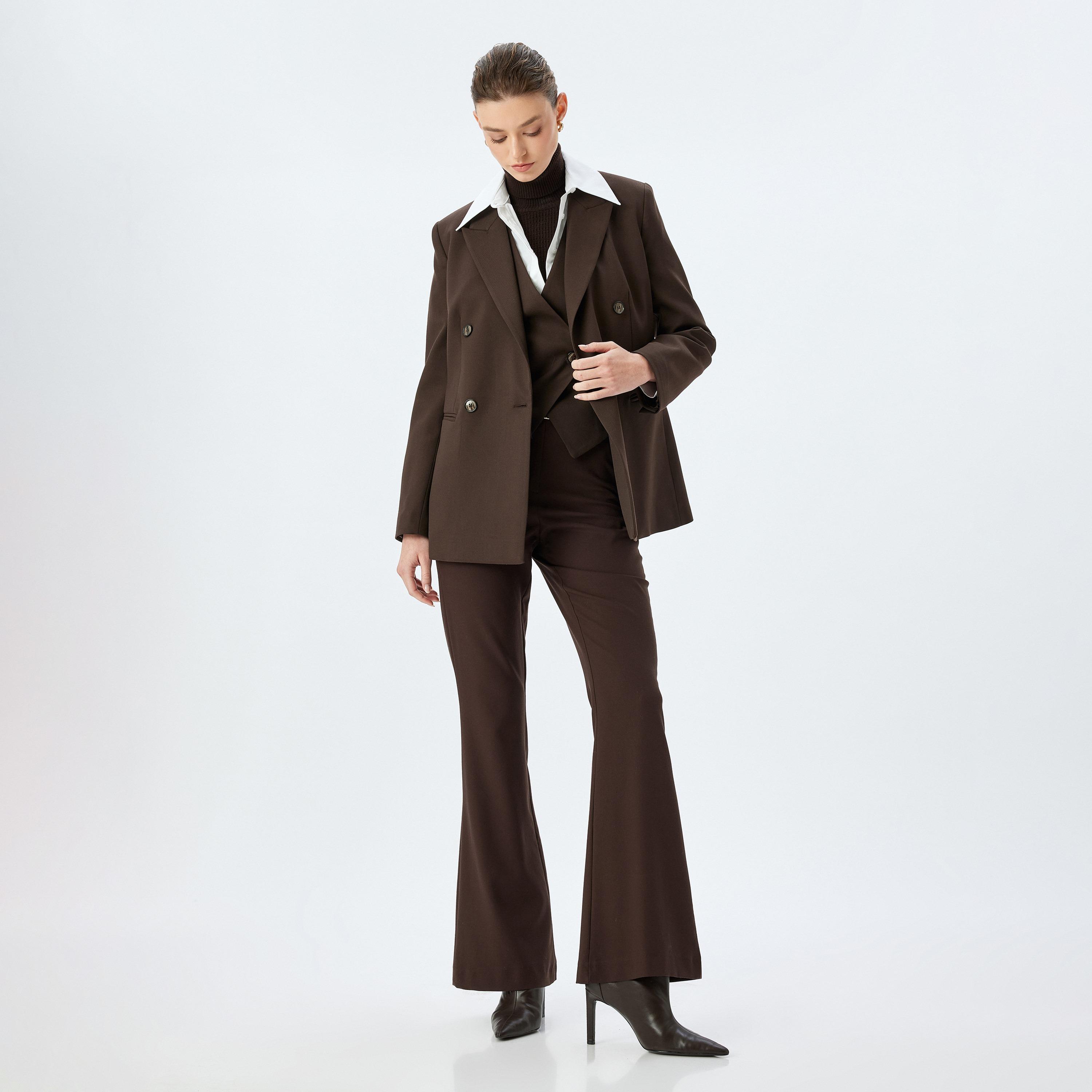 بنطال نسائي بقصة ضيقة تتسع أسفل الركبة (بوتكات) وسحاب بلون بني من كوتون-women-clothing-bottoms-trousers-image-2