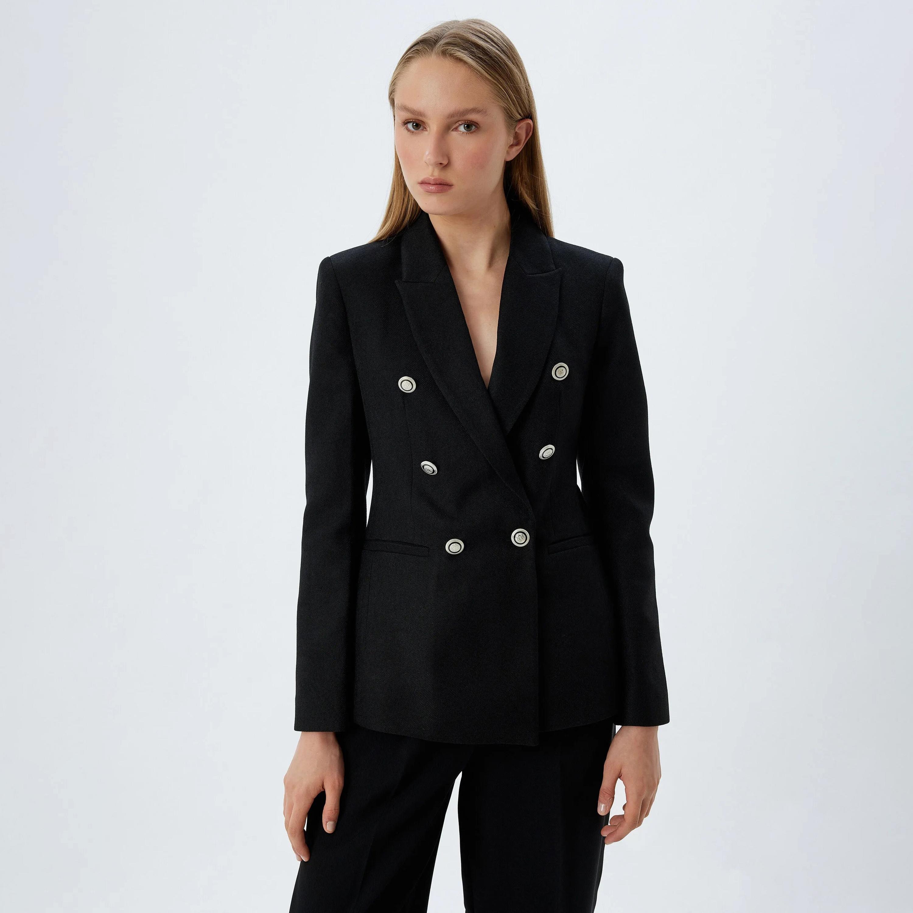 بليزر نسائي أسود اللون ذو ياقة مزدوجة الصدر من كوتون-women-clothing-coatsandjackets-blazers-image-4