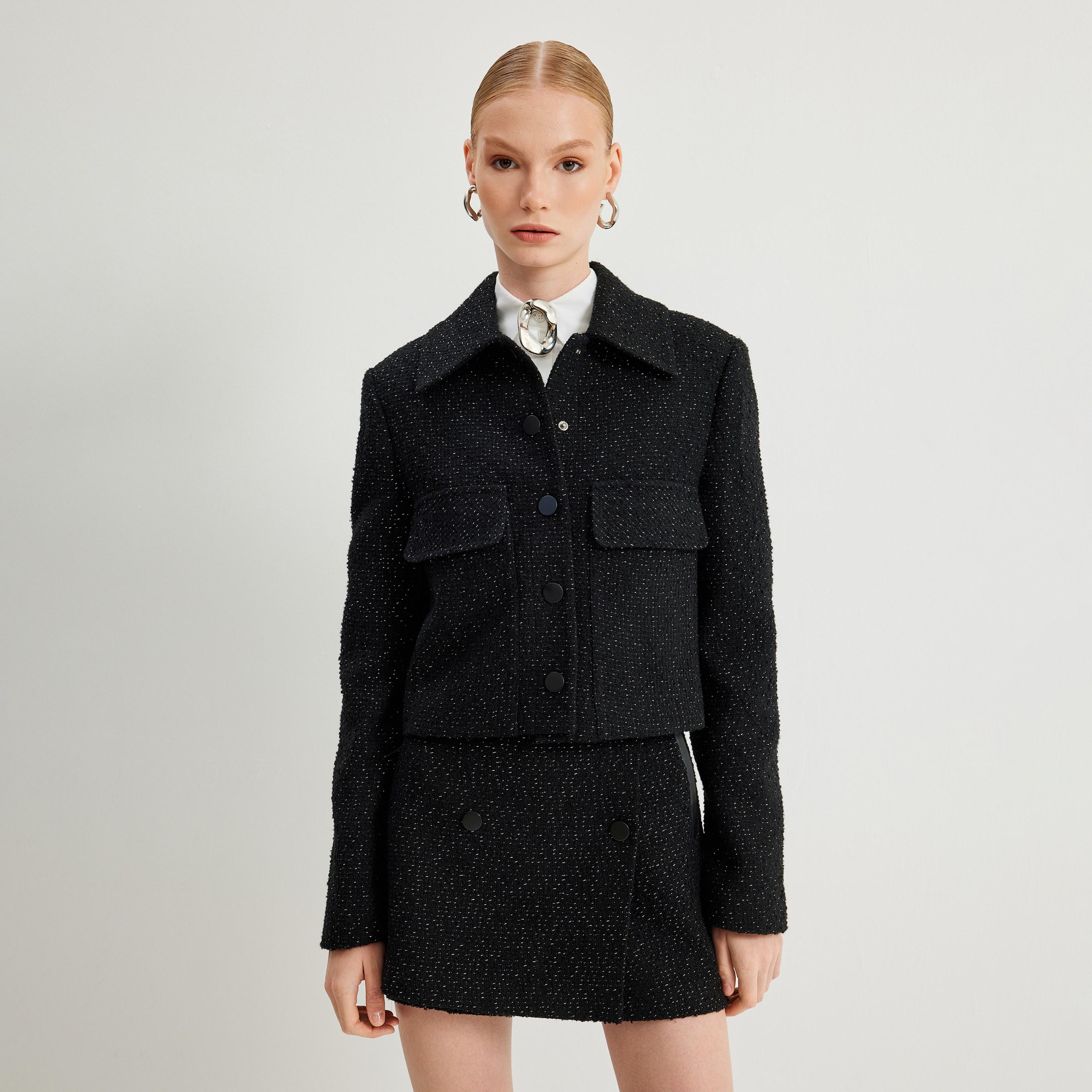 جاكيت كروپ تويد نسائي بياقة قميص بلون أسود من كوتون-women-winterwear-coatsandjackets-jackets-image-1