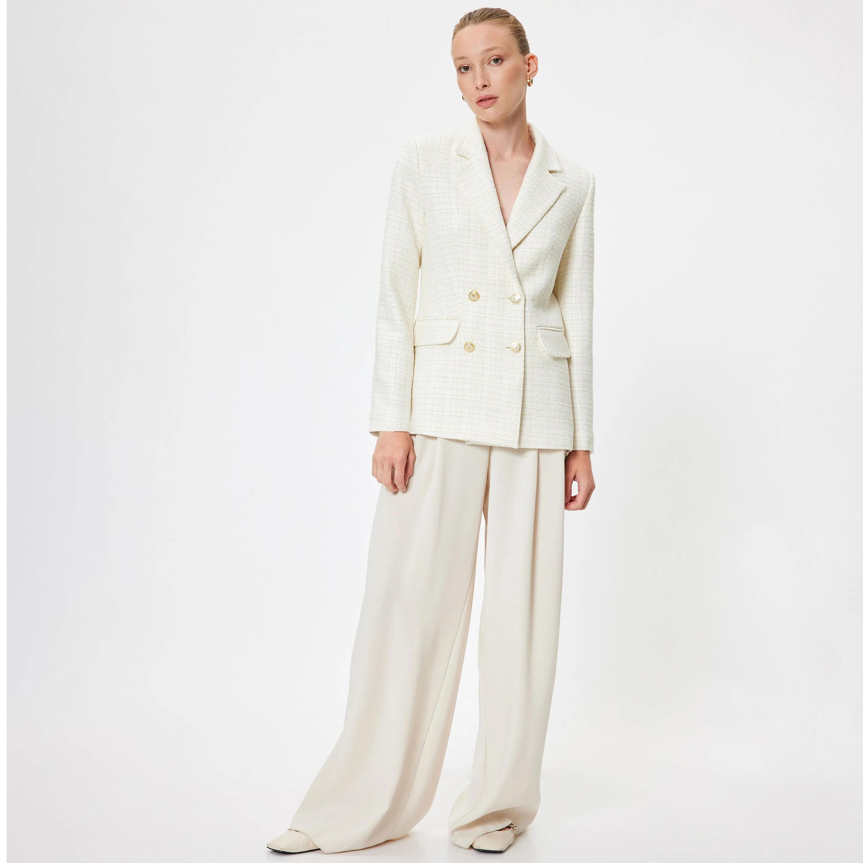 بليزر نسائي مزدوج الصدر بياقة طية صدر من تويد أبيض من كوتون-women-clothing-coatsandjackets-blazers-image-2