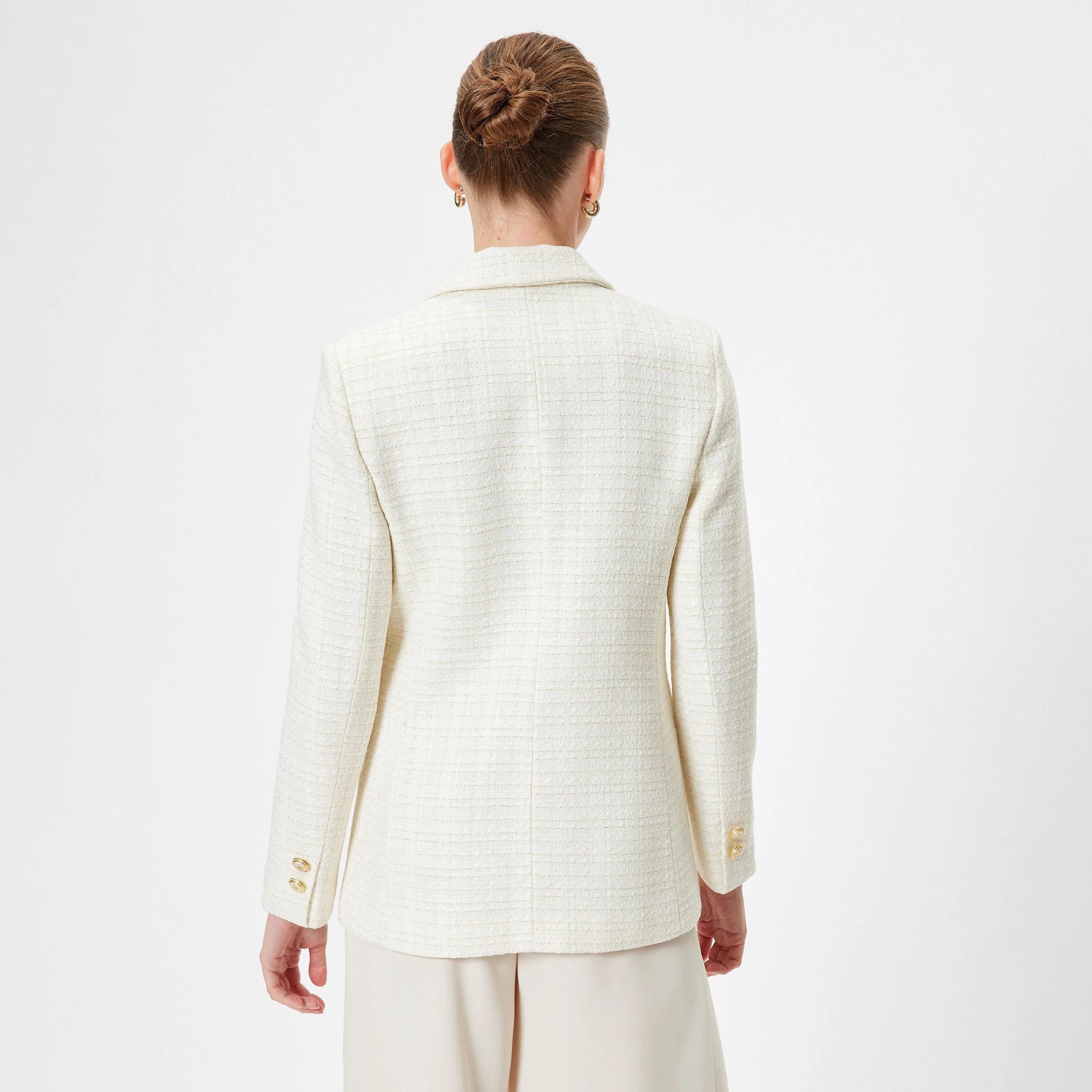 بليزر نسائي مزدوج الصدر بياقة طية صدر من تويد أبيض من كوتون-women-clothing-coatsandjackets-blazers-image-3