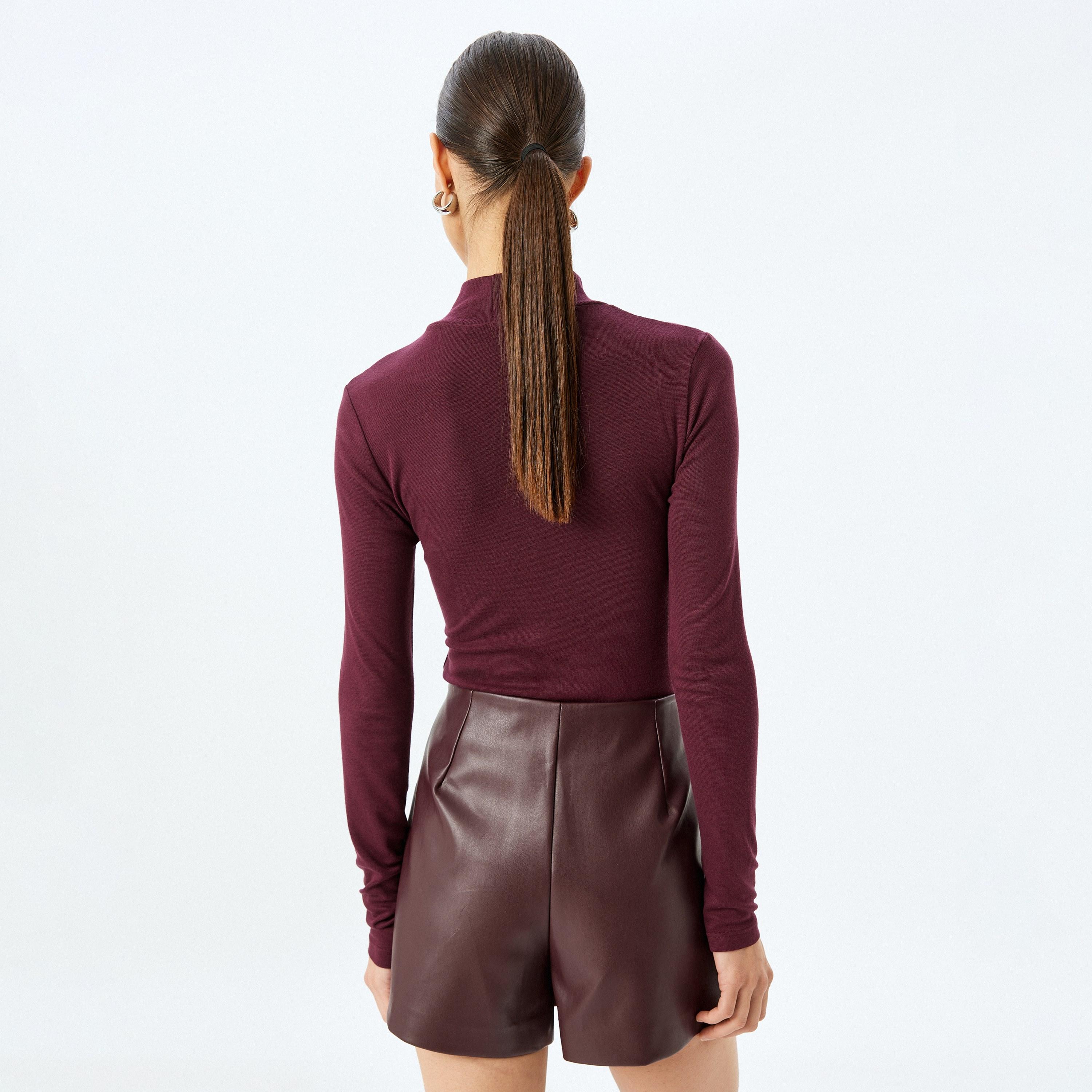 بلوزة نسائية بنية اللون برقبة عالية من كوتون-women-clothing-shirtsandblouses-blouses-image-3