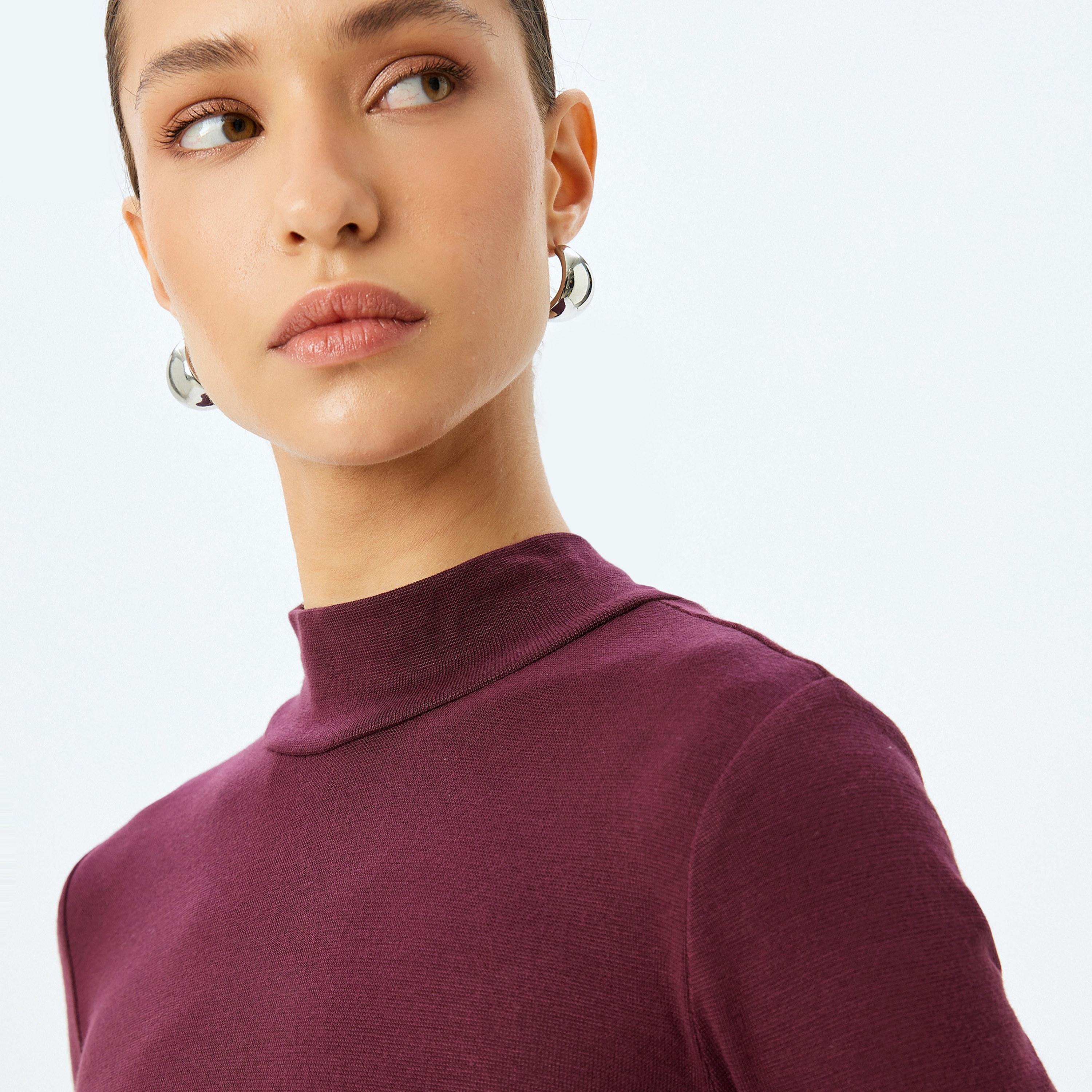 بلوزة نسائية بنية اللون برقبة عالية من كوتون-women-clothing-shirtsandblouses-blouses-image-4