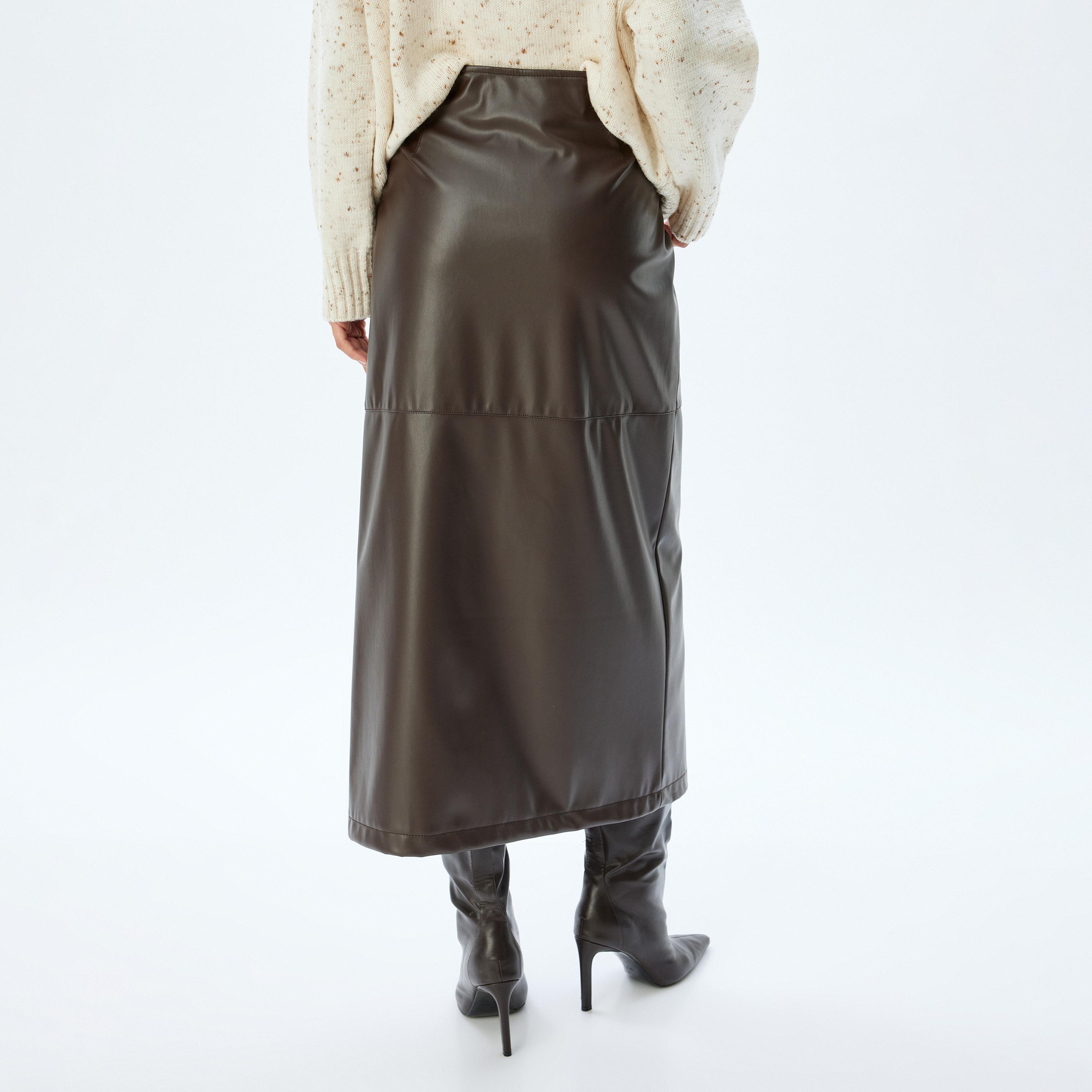 تنورة نسائية ملفوفة من الجلد الاصطناعي بلون بني من كوتون-women-clothing-bottoms-skirts-image-3