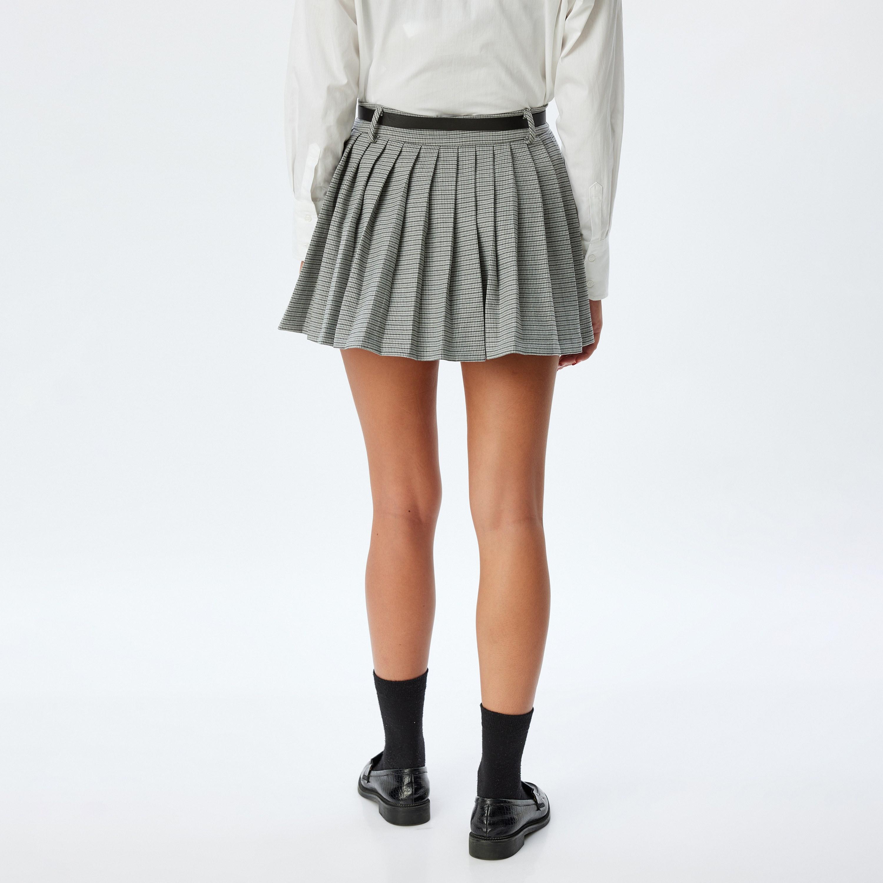 تنورة بكسرات بنقشة مربعات صغيرة بلون رمادي من كوتون-women-clothing-skirts-image-3