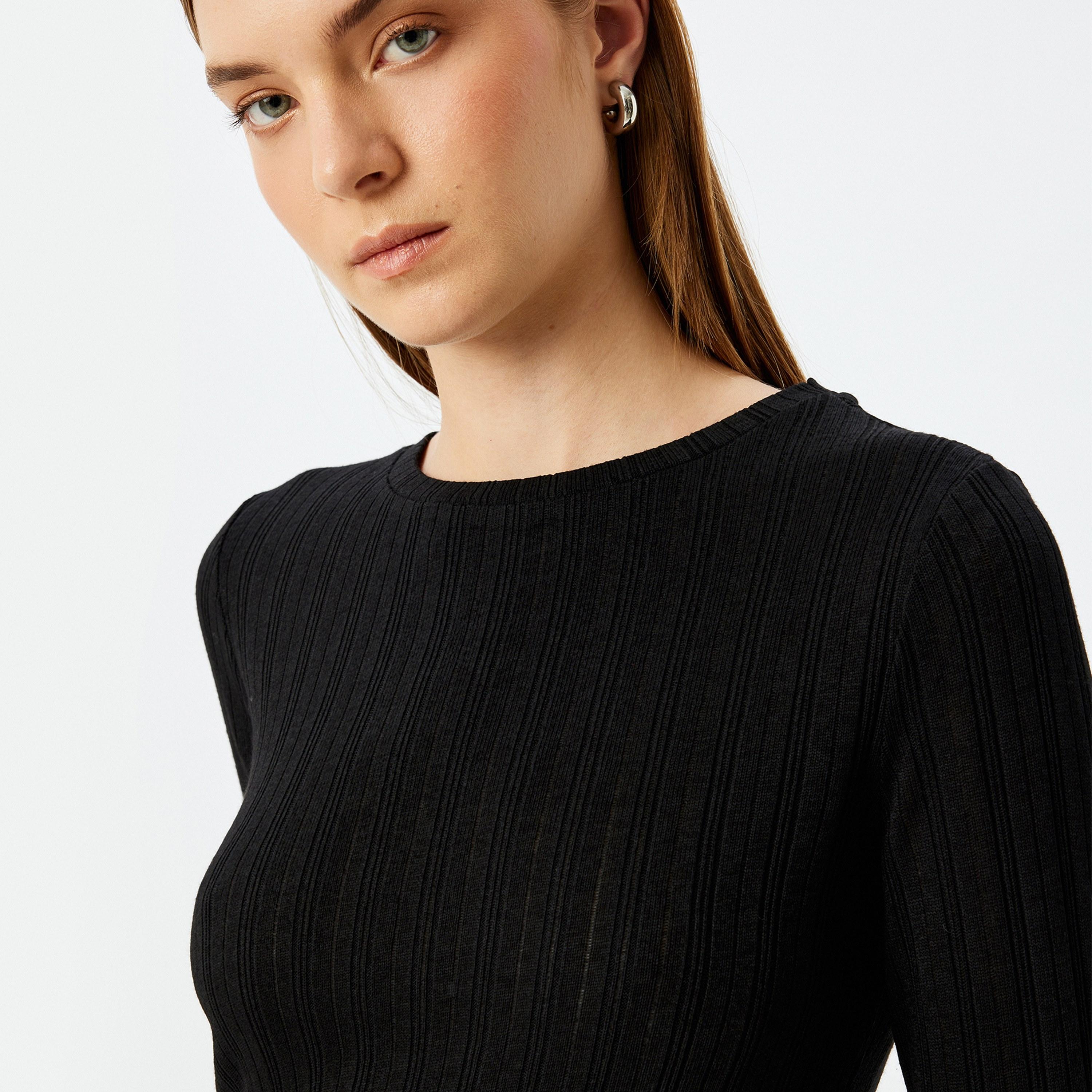 بلوزة نسائية بارزة الملمس بلون أسود من كوتون-women-clothing-shirtsandblouses-blouses-image-4