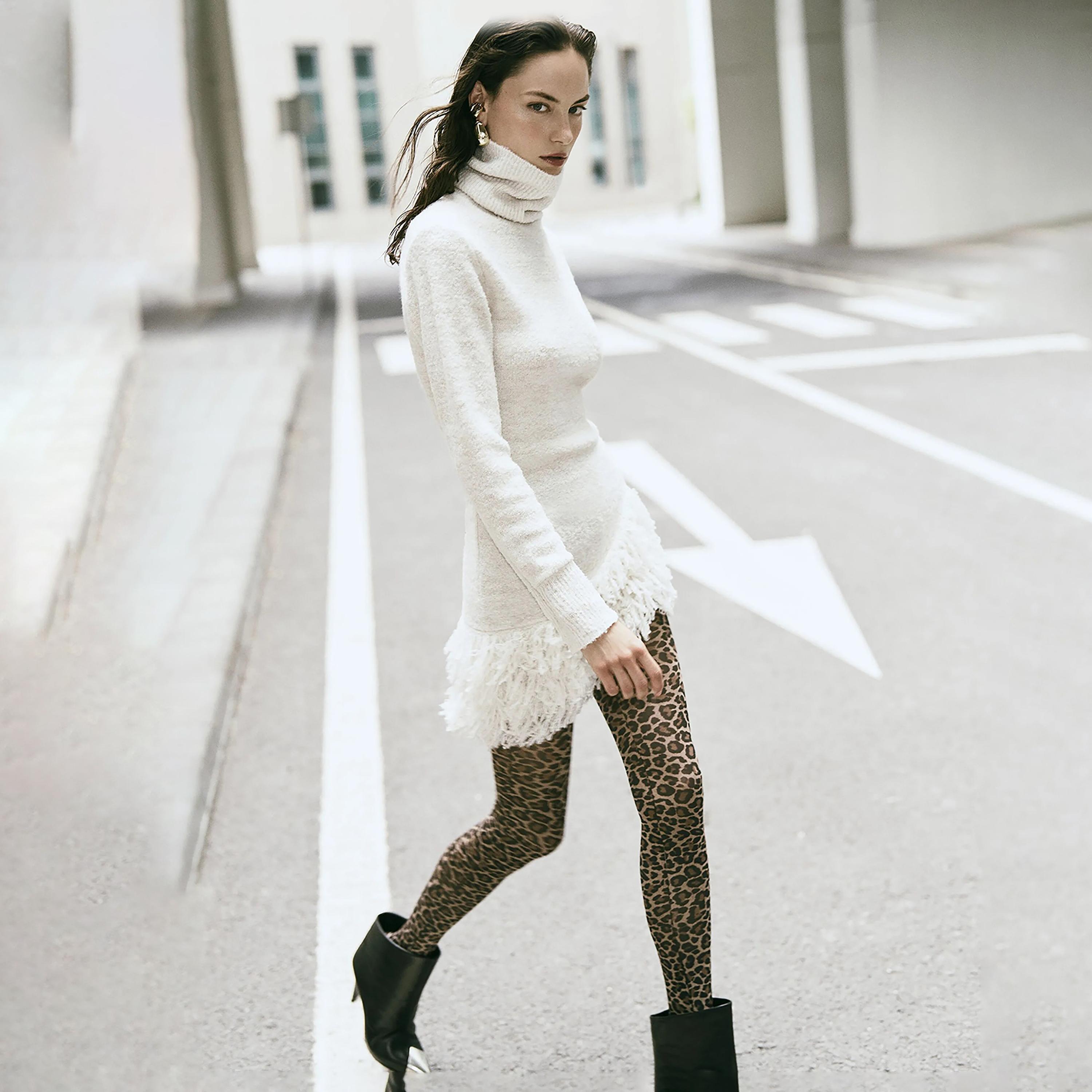 فستان نسائي قصير بياقة مدورة وتفاصيل هامش باللون الكريمي من كوتون-women-clothing-dresses-image-3