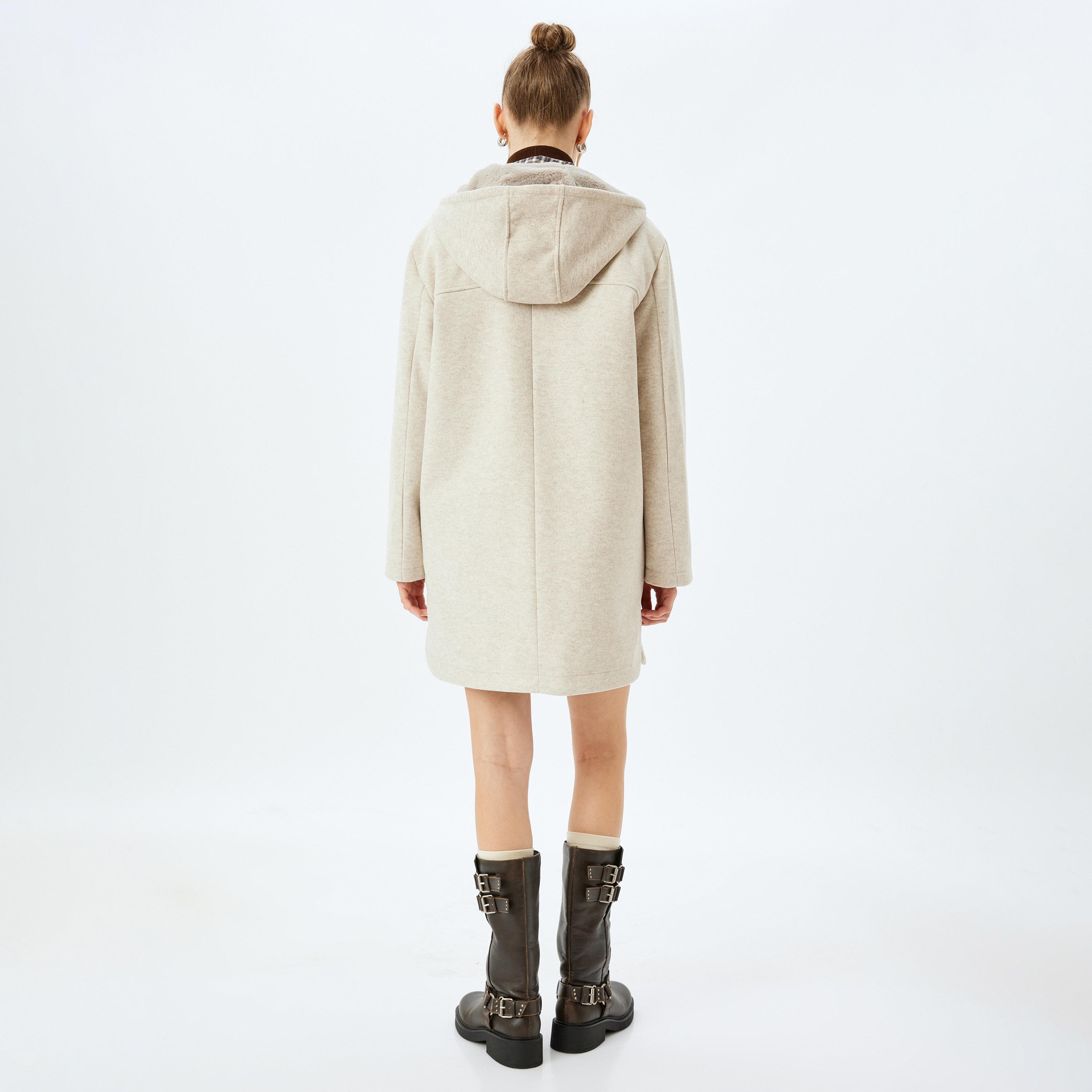 معطف نسائي بيج بغطاء للرأس من كوتون-women-clothing-coatsandjackets-coats-image-4