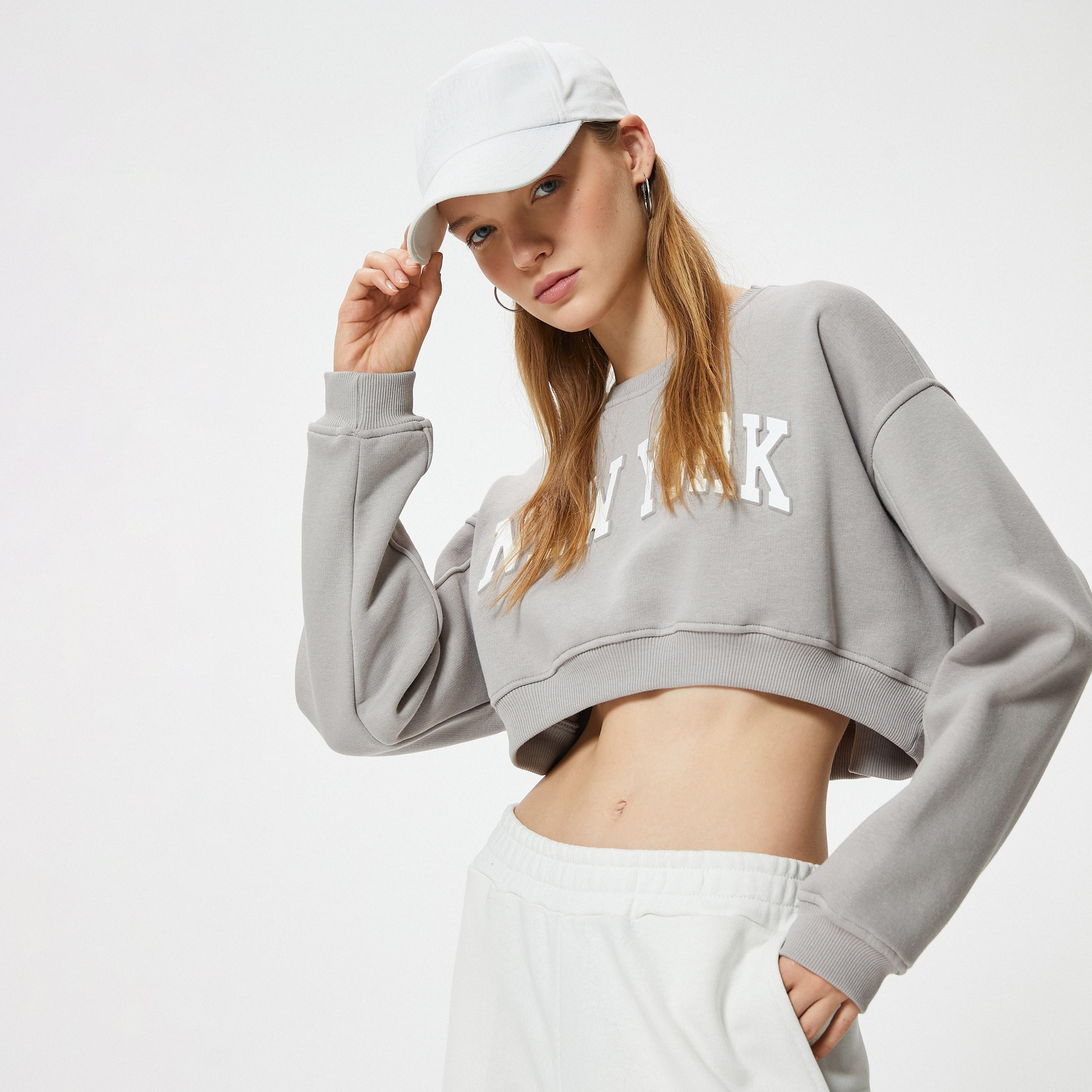 KOTON Grey Embossed Text Dropped Sleeves Women's Cropped Sweatshirt-women-clothing-hoodiesandsweatshirts-sweatshirts-image-5