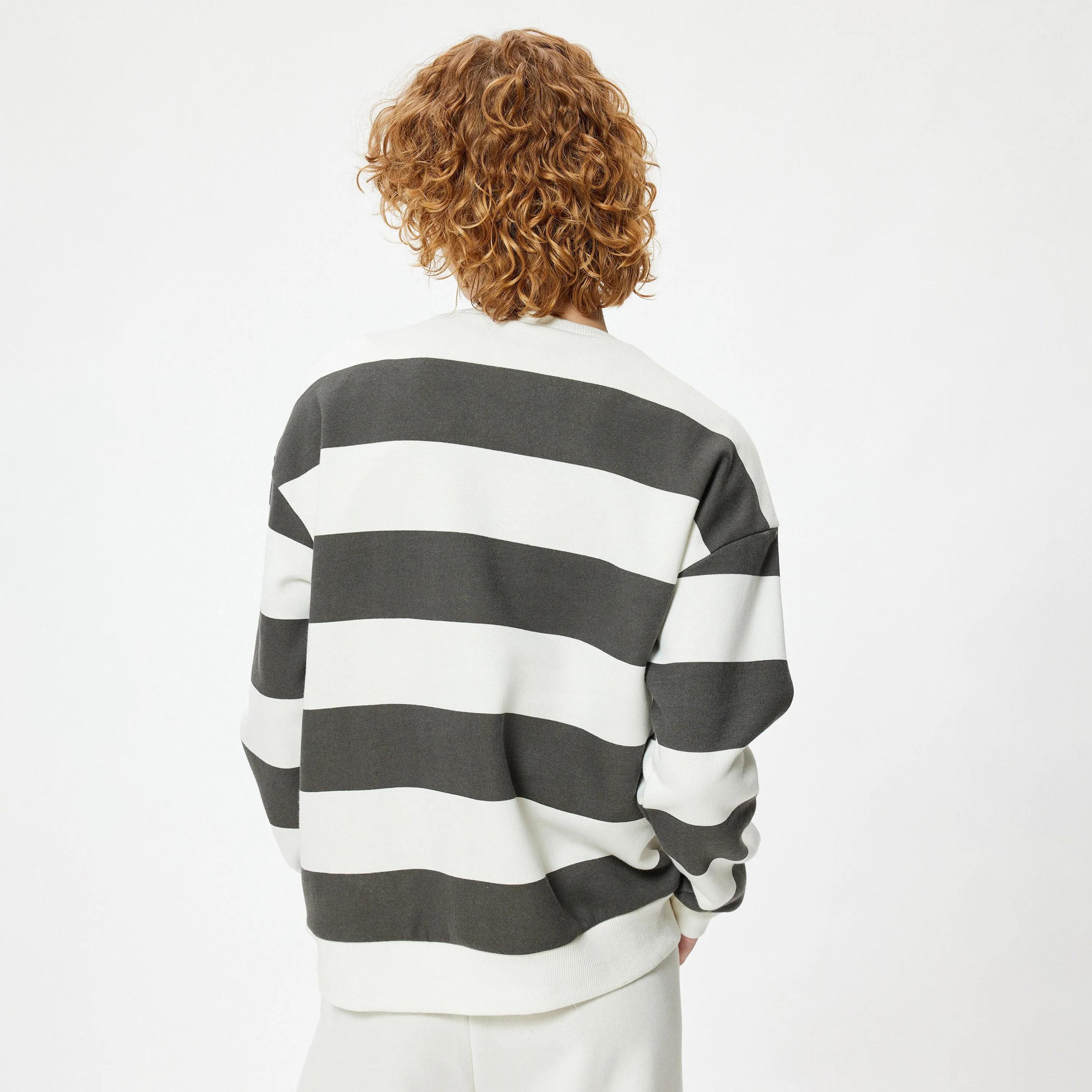 سويت شيرت رمادي مخطط بأكمام منسدلة للنساء من كوتون-women-clothing-hoodiesandsweatshirts-sweatshirts-image-3