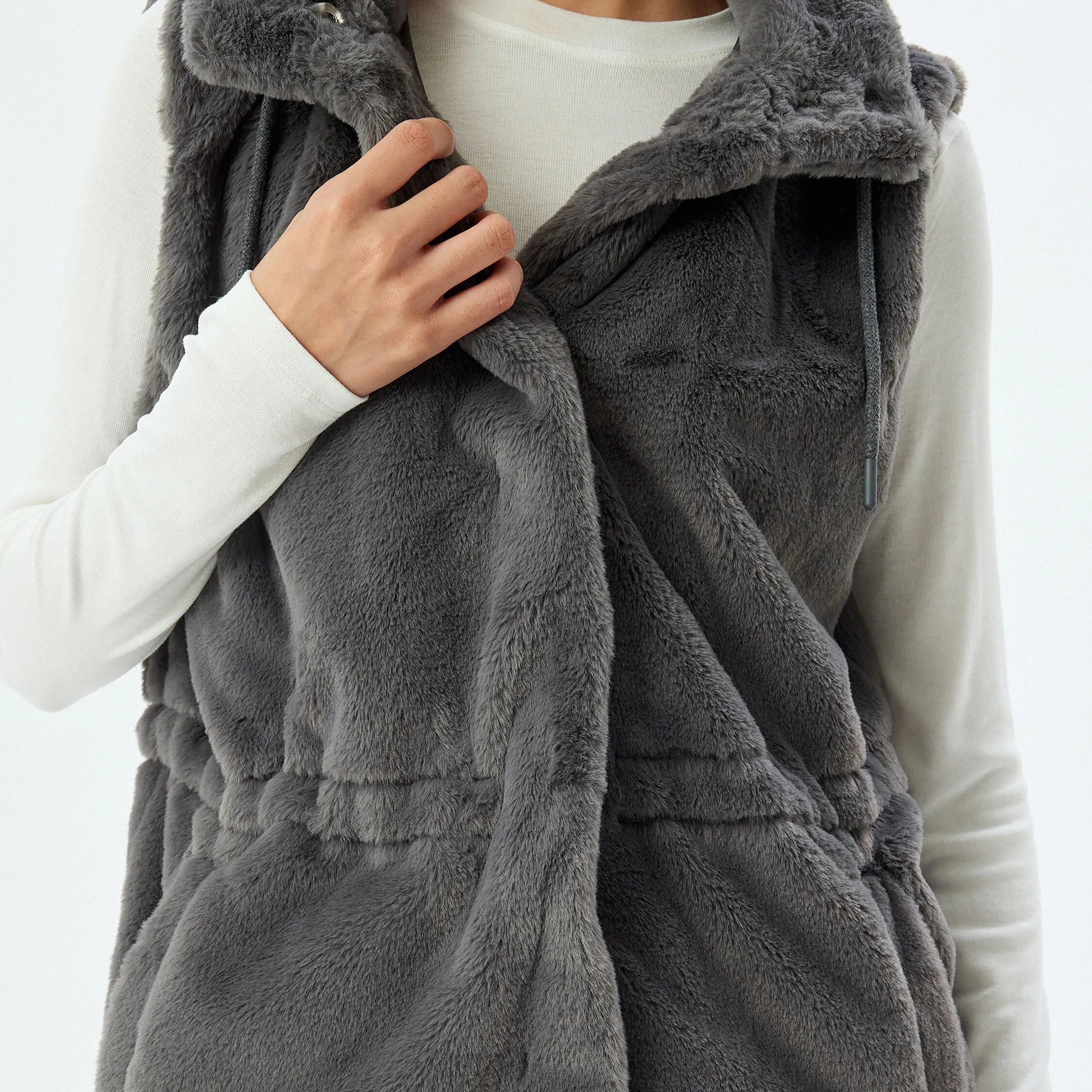 KOTON Faux Fur Hooded Neck Women's Jacket-women-winterwear-hoodiesandsweatshirts-hoodies-image-4